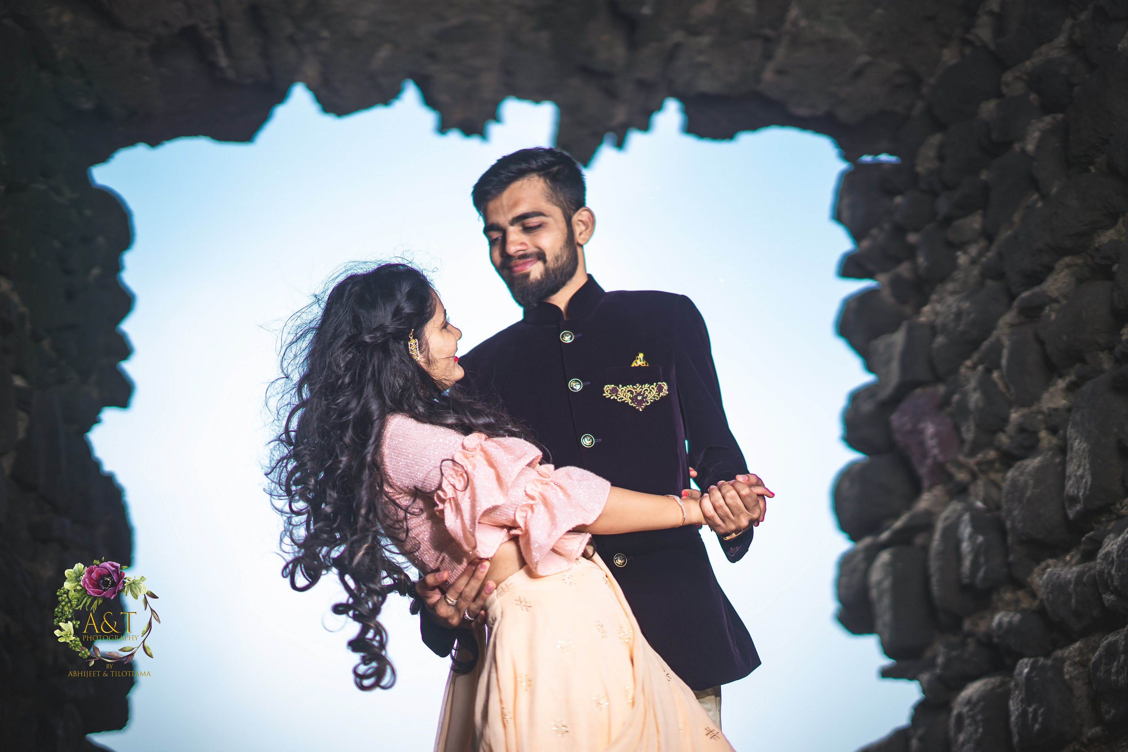 Dharmik & Jinal-Beautiful-fort-location-prewedding-photoshoot-at-revdanda-beach-alibag 05