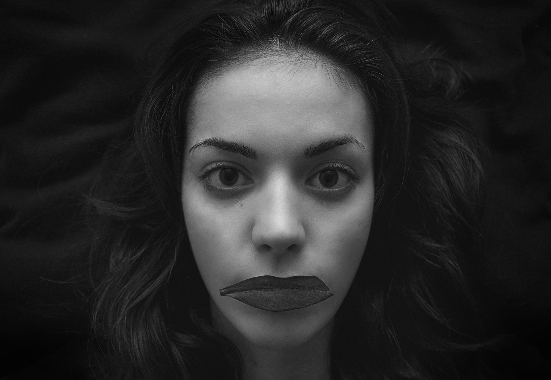 10_lips_closeup_BW