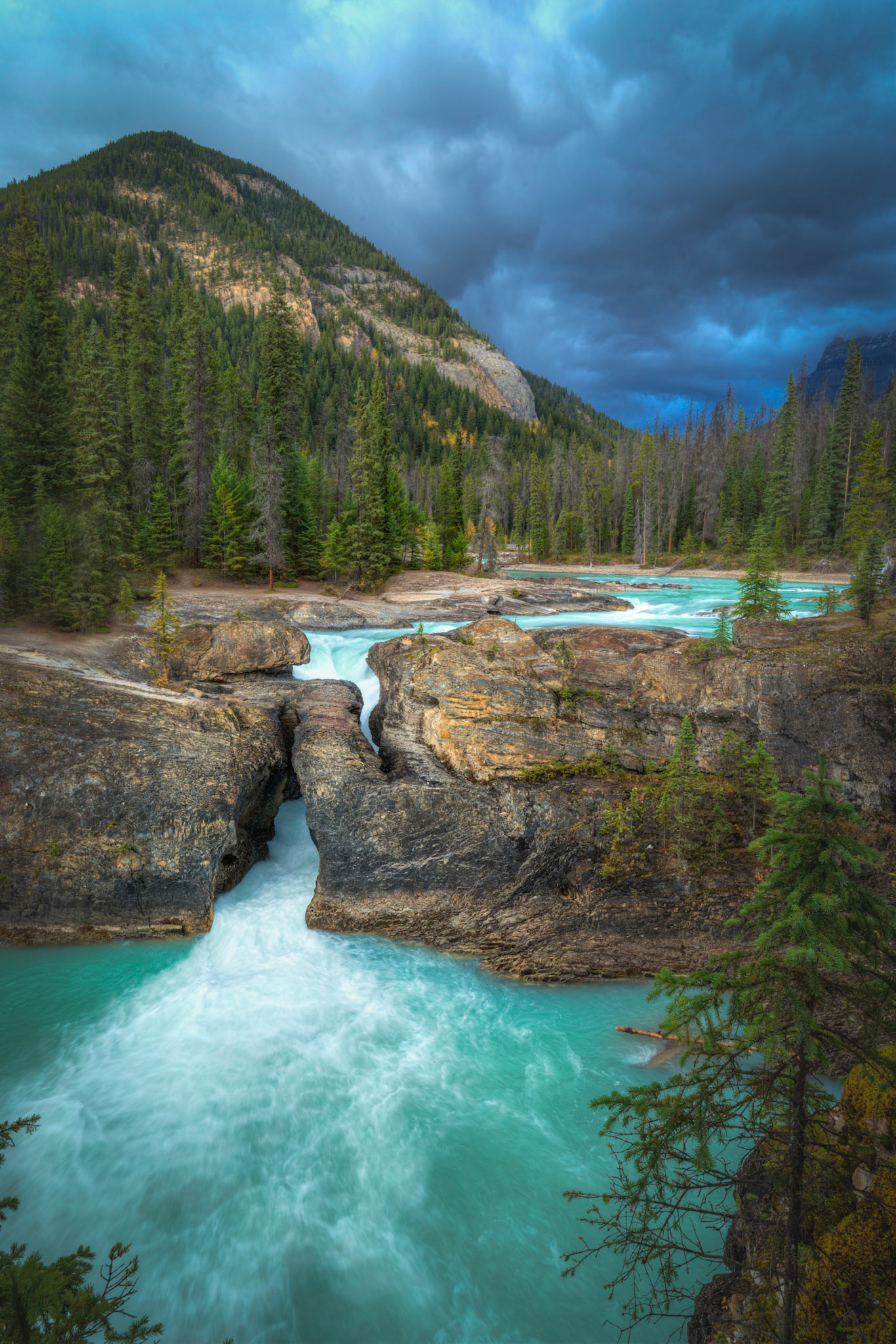 Natural Bridge, on the Kicking Horse RiverYoho National ParkBritish Columbia, CanadaSeptember 18, 2016This is an HDR image consisting of 5 exposures merged in Photomatix Pro. Additional processing in Lightroom and Photoshop.PENTAX K-1, HD PENTAX-D FA 15-30mm F2.8ED SDM WRISO 100 19 mm  ⅛ sec at ƒ / 22