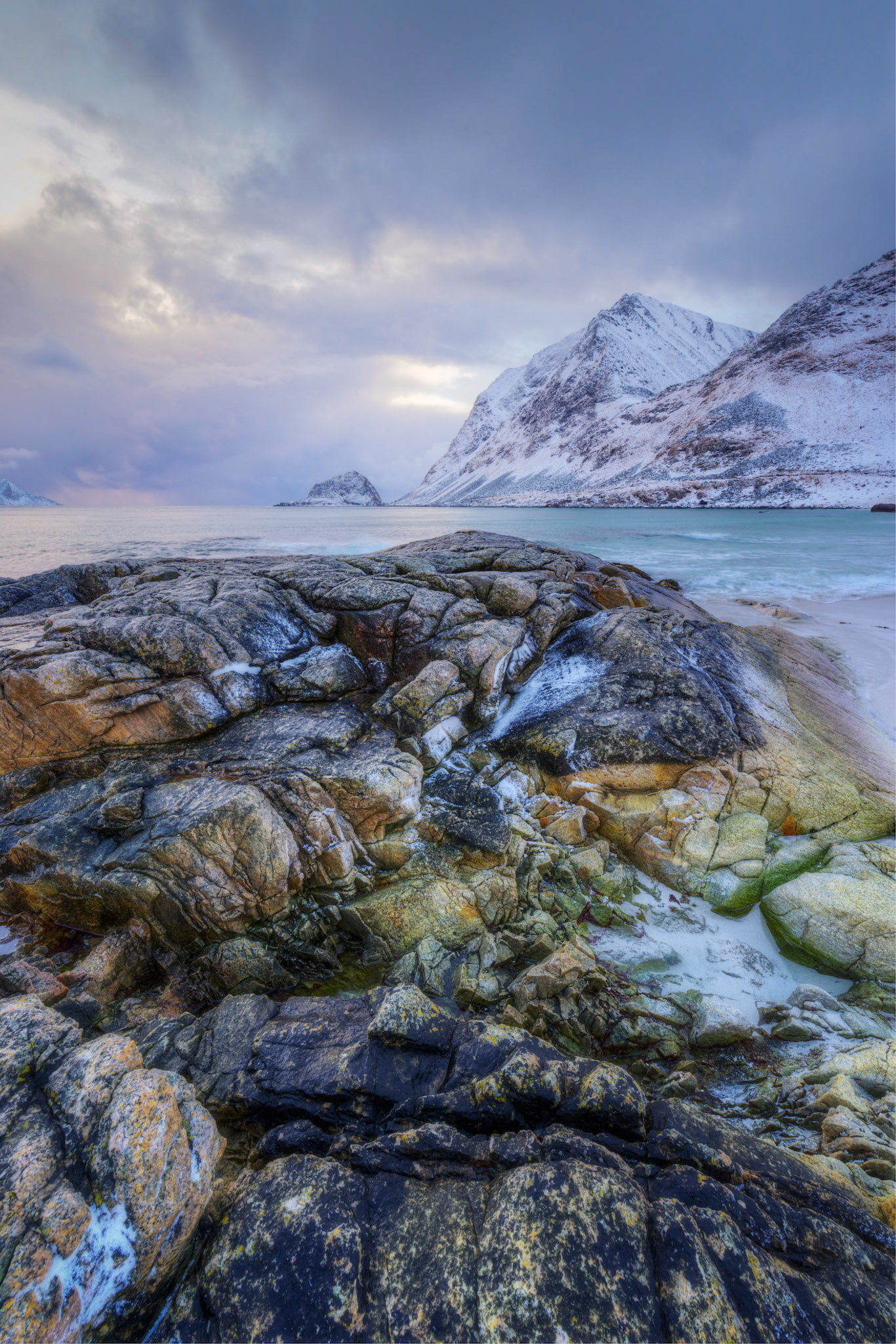 Haukland Beach, with overcast skies.Leknes, Nordland, NorwayMarch 19, 2018PENTAX K-1, HD PENTAX-D FA 15-30mm F2.8ED SDM WRISO 100 15 mm  ⅛ sec at ƒ / 20