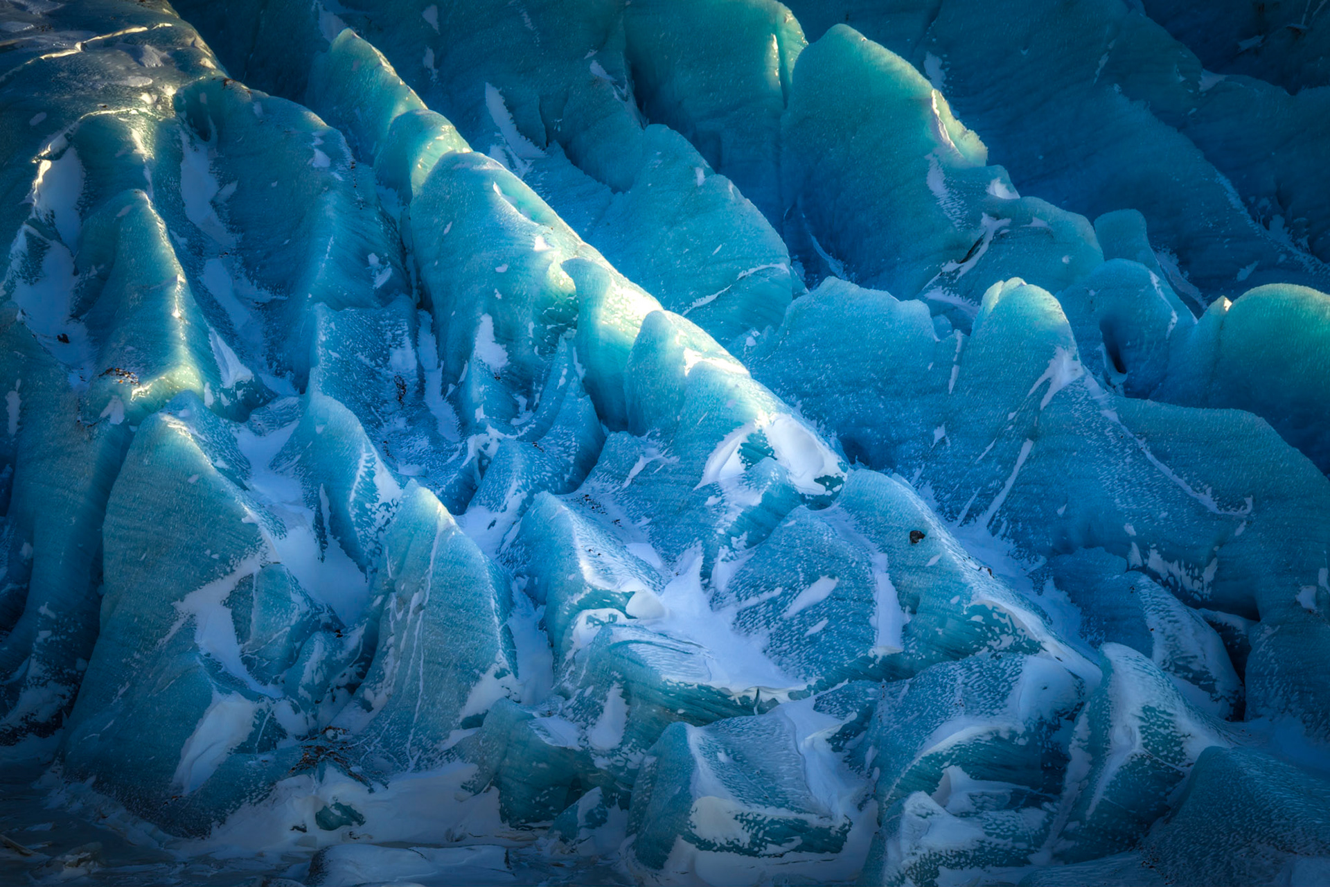 Detail of the glacial tongue of Svináfellsjökull.Austurland, IcelandFebruary 2, 2016This is an HDR image consisting of 5 exposures merged in Photomatix Pro. Additional processing in Lightroom and Photoshop.PENTAX K-3, Sigma 18-250mm f/3.5-6.3 DC OS HSMISO 100 78 mm  ¹⁄₅₀ sec at ƒ / 11