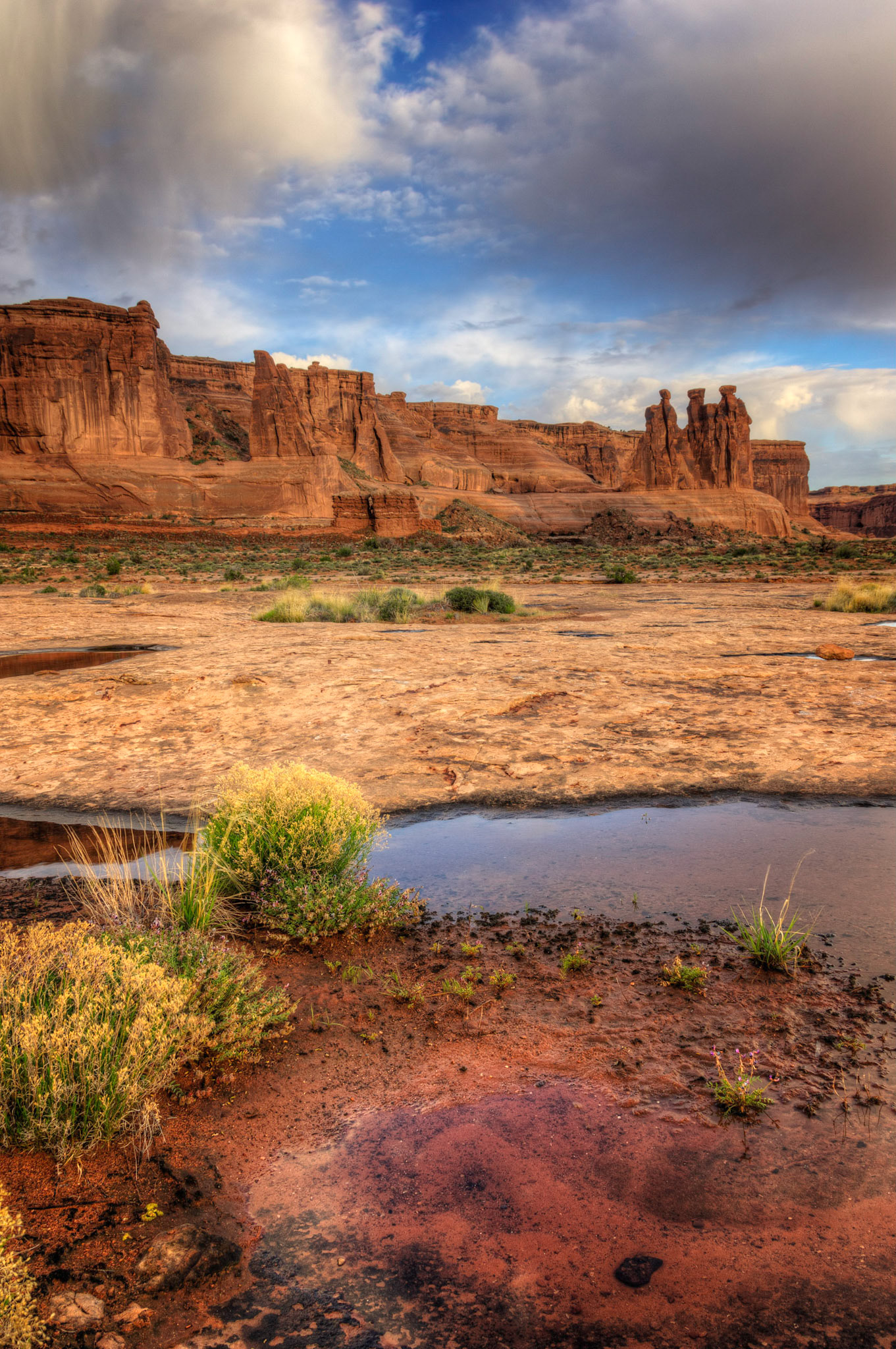 Sunrise near the Courthouse Towers.Arches National Park19 May 2015This is an HDR image consisting of 5 exposures merged in Photomatix Pro. Additional processing in Lightroom and Photoshop.PENTAX K-3, Sigma 18-250mm f/3.5-6.3 DC OS HSMISO 100 18 mm  ¹⁄₃₀ sec at ƒ / 11