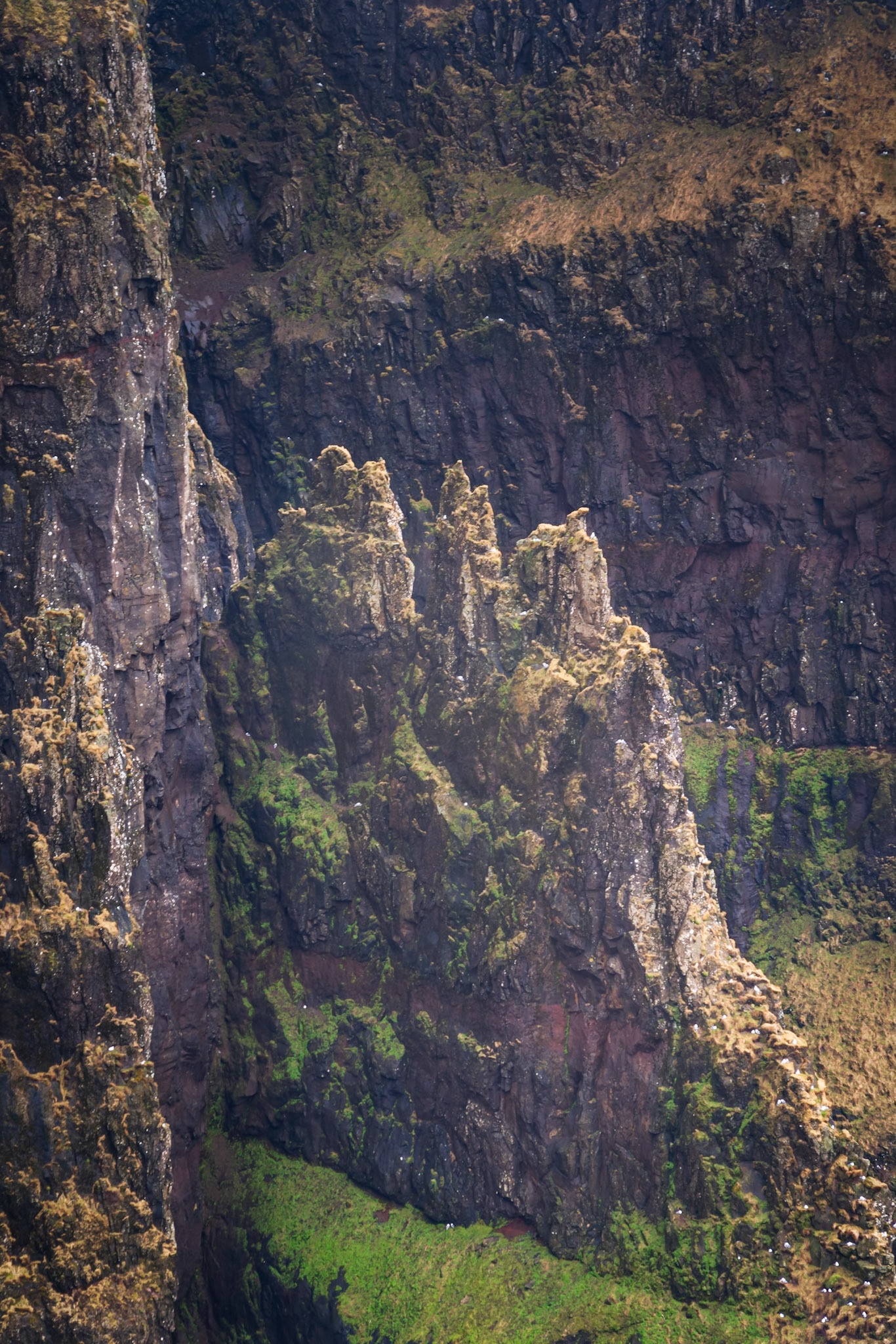 b e i n i s v ø r ð  15569Suðuroy, Faroe IslandsMarch 25, 2019Pentax K-1, TAMRON 28-300mm F3.5-6.3 Ultra zoom XRISO 100 115 mm  ¹⁄₂₅ sec at ƒ / 10