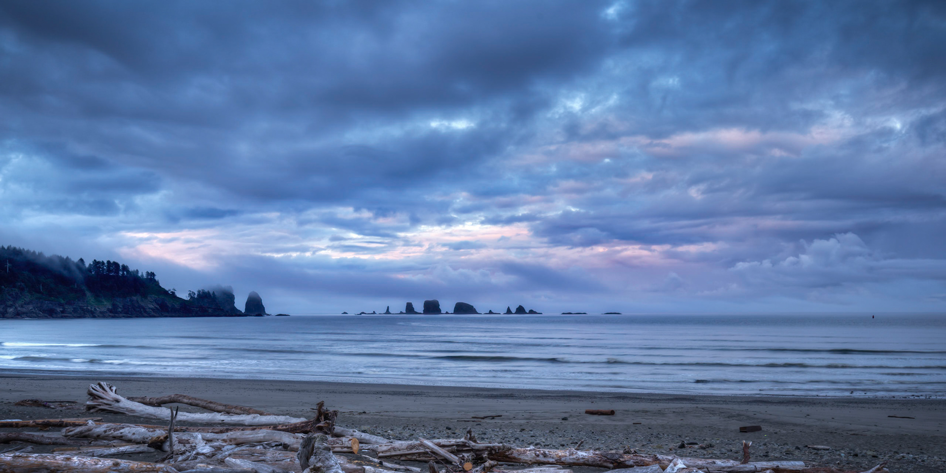 Clouds and fog over the seastacks off of First Beach, shortly after sunrise.Olympic National ParkWashingtonAugust 2, 2016This is an HDR image consisting of 5 exposures merged in Photomatix Pro. Additional processing in Lightroom and Photoshop.PENTAX K-1, HD PENTAX-D FA 15-30mm F2.8ED SDM WRISO 100 30 mm  0.3 sec at ƒ / 16