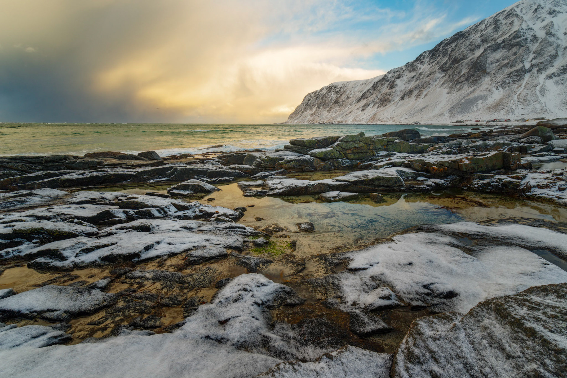 Colors of sunrise along the beach near Vareid.Vareid, Nordland, NorwayMarch 19, 2018PENTAX K-1, HD PENTAX-D FA 15-30mm F2.8ED SDM WRISO 100 15 mm  ¹⁄₁₃ sec at ƒ / 18