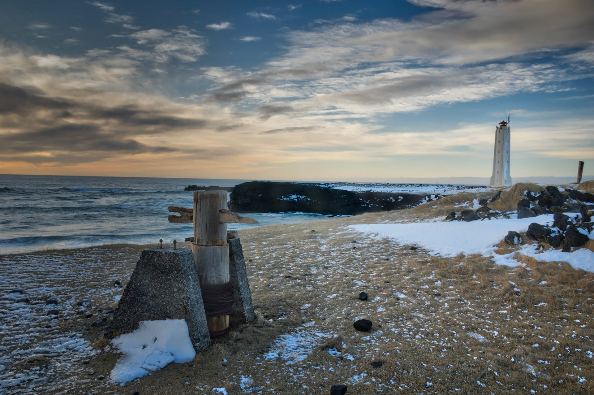The Malarríf Lighthouse, on the Snæfellsness Penninsula.Vesturland, IcelandFebruary 6, 2016This is an HDR image consisting of 5 exposures merged in Photomatix Pro. Additional processing in Lightroom and Photoshop.PENTAX K-3, Sigma 18-250mm f/3.5-6.3 DC OS HSMISO 100 18 mm  0.5 sec at ƒ / 18