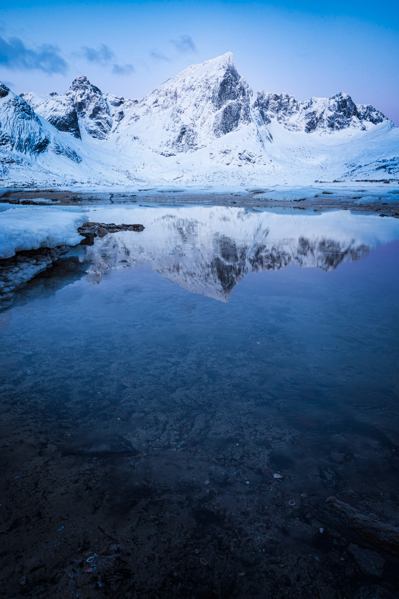 Stortinden, over Flakstadpollen, before sunrise.Flakstad, Nordland, NorwayMarch 22, 2018Pentax K-1, HD PENTAX-D FA 24-70mm F2.8ED SDM WRISO 100 24 mm  2.0 sec at ƒ / 16
