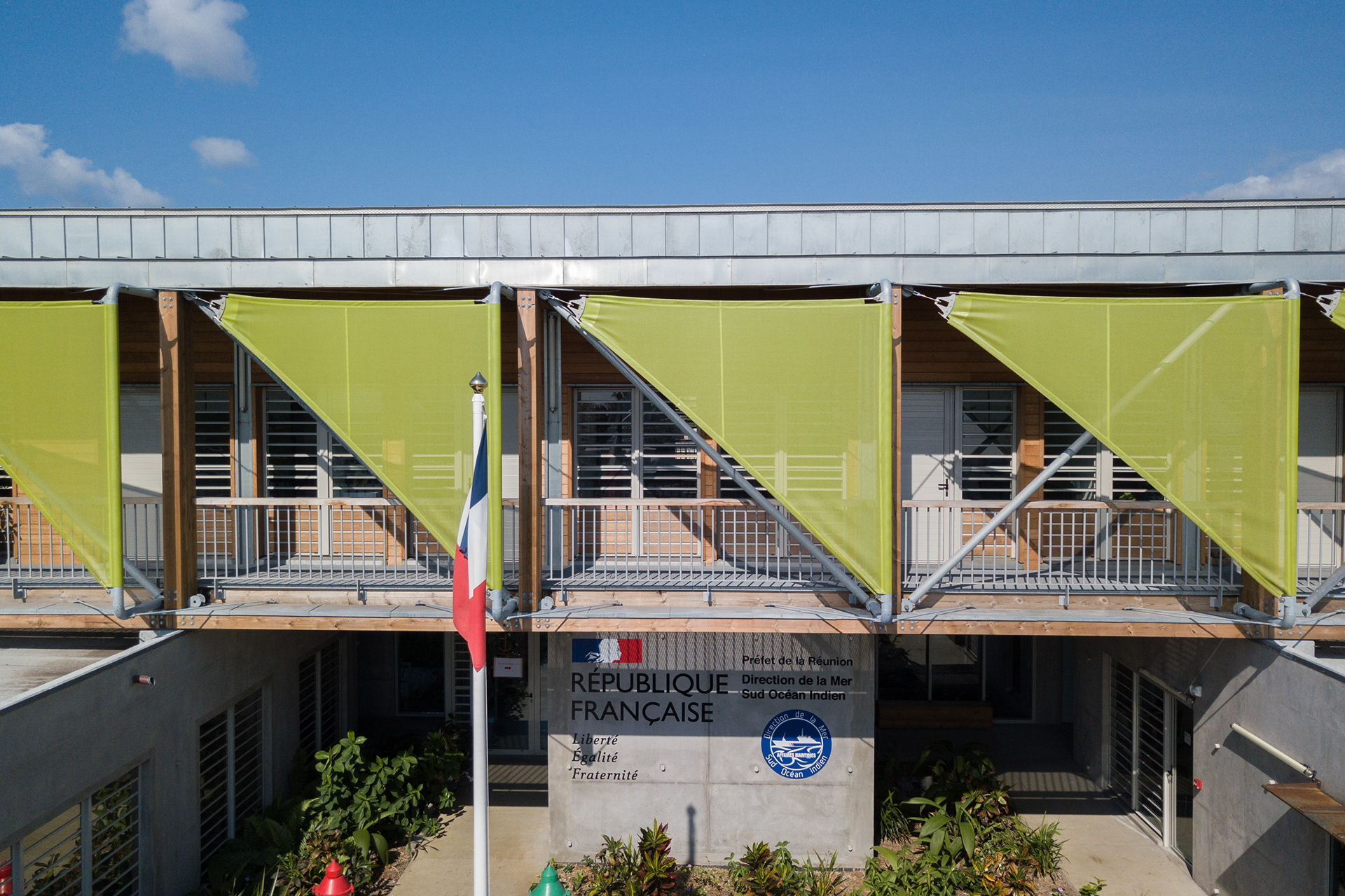 Photographie reportage architecture bioclimatique drone réunion dmsoi port
