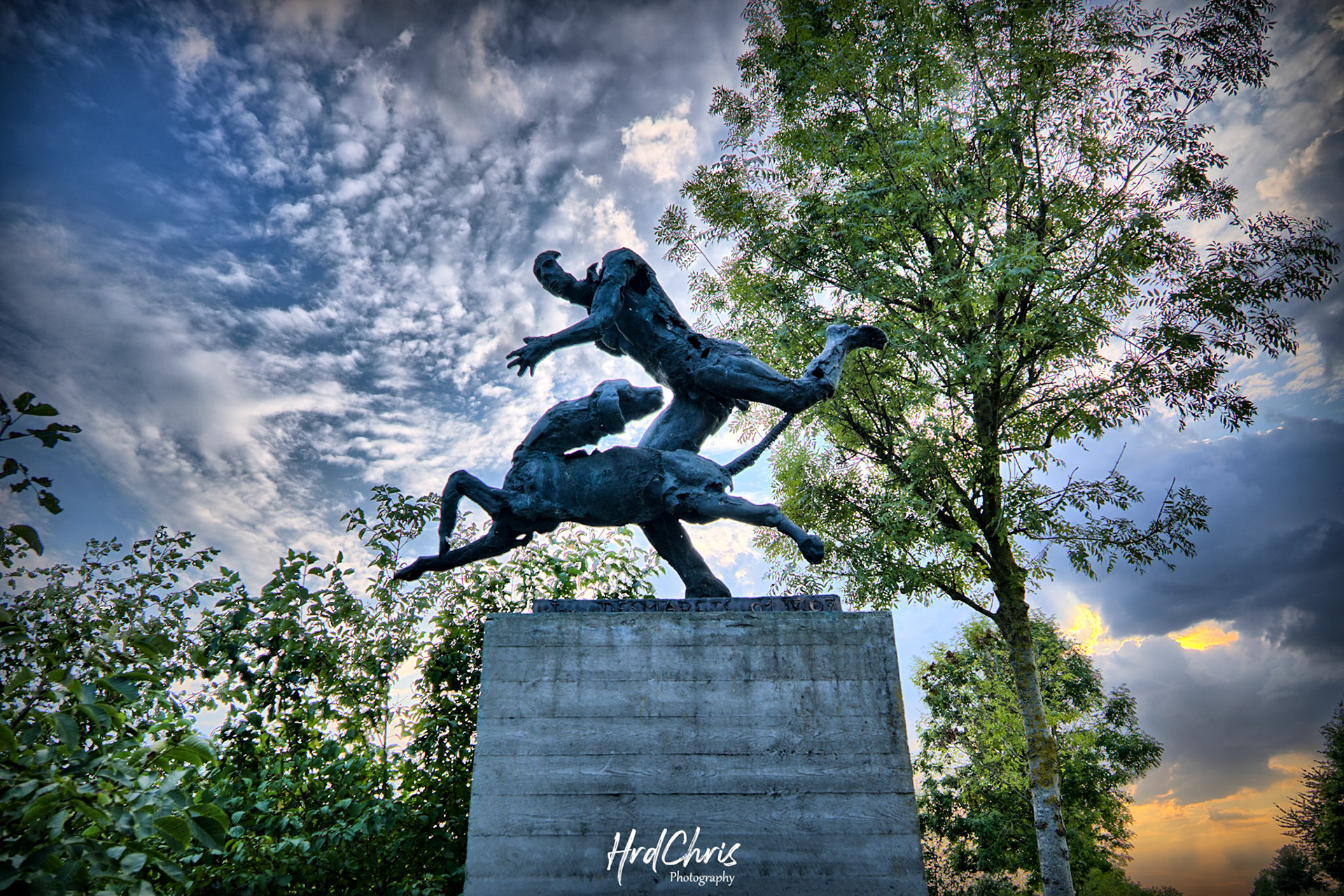 HDR created and tone mapped with easyHDR 3.14.1: [1] DSCF2490.RAF, [2] DSCF2491.RAF, [3] DSCF2492.RAF