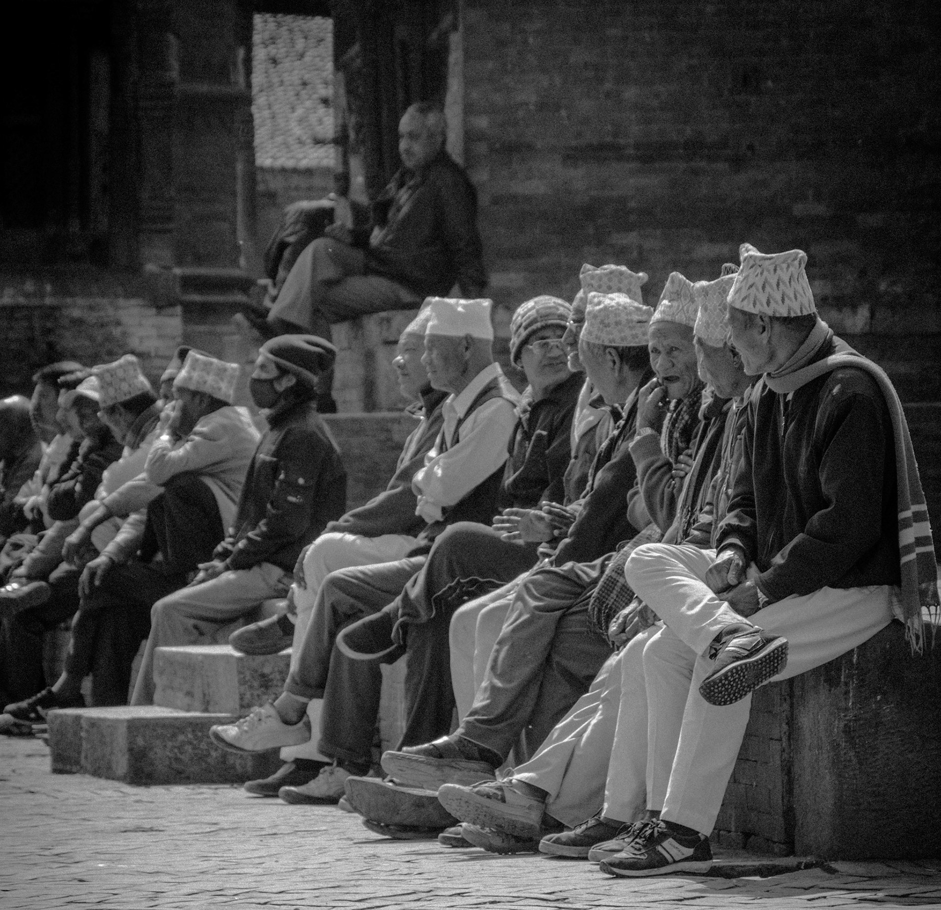 Ancianos descansando - Kathmandú