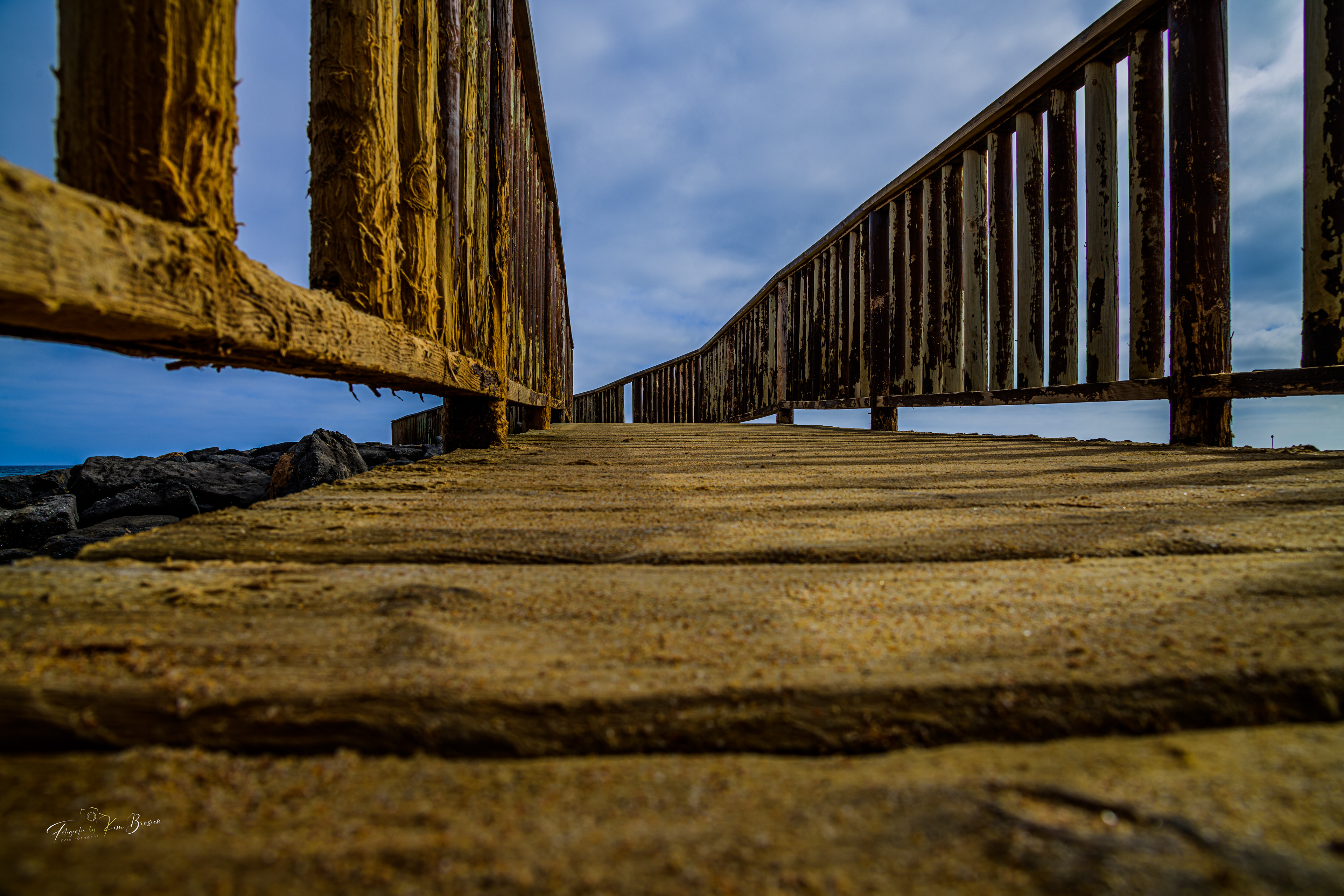 Fußgängerbrücke auf eine kleine Insel