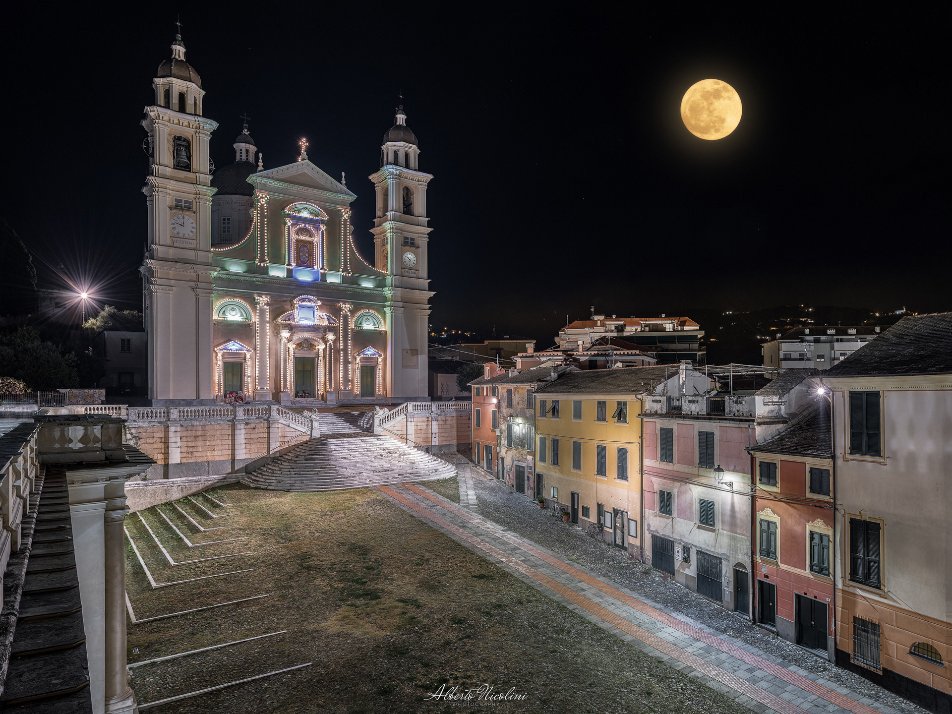 Basilica con la "Super Luna"