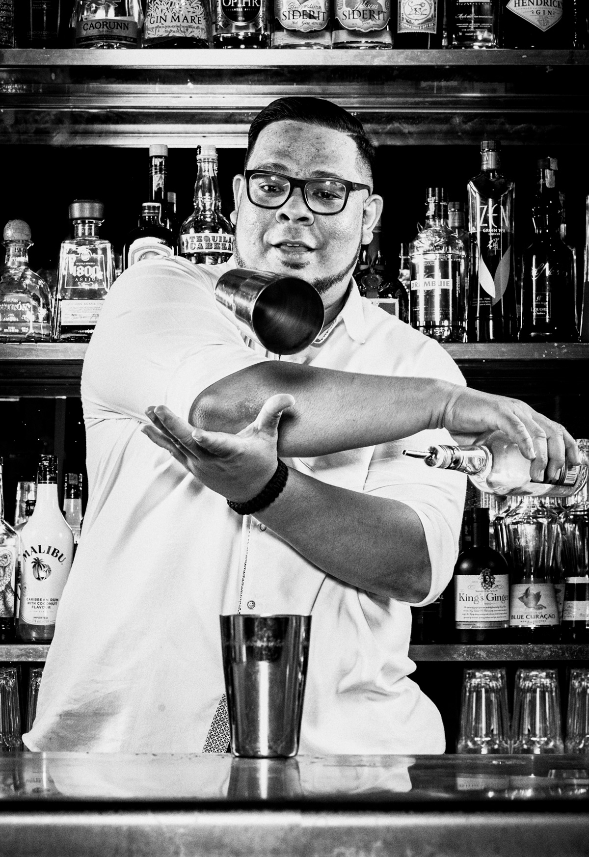 Professional People Photography, Advertising shoot, Rob Waller, PressroomKL, Bar, Black & White, Kuala Lumpur