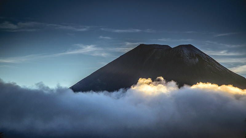 Dawn at Mt Ngauruhoe - Tongariro National Park - Manawatu-Wanganui 