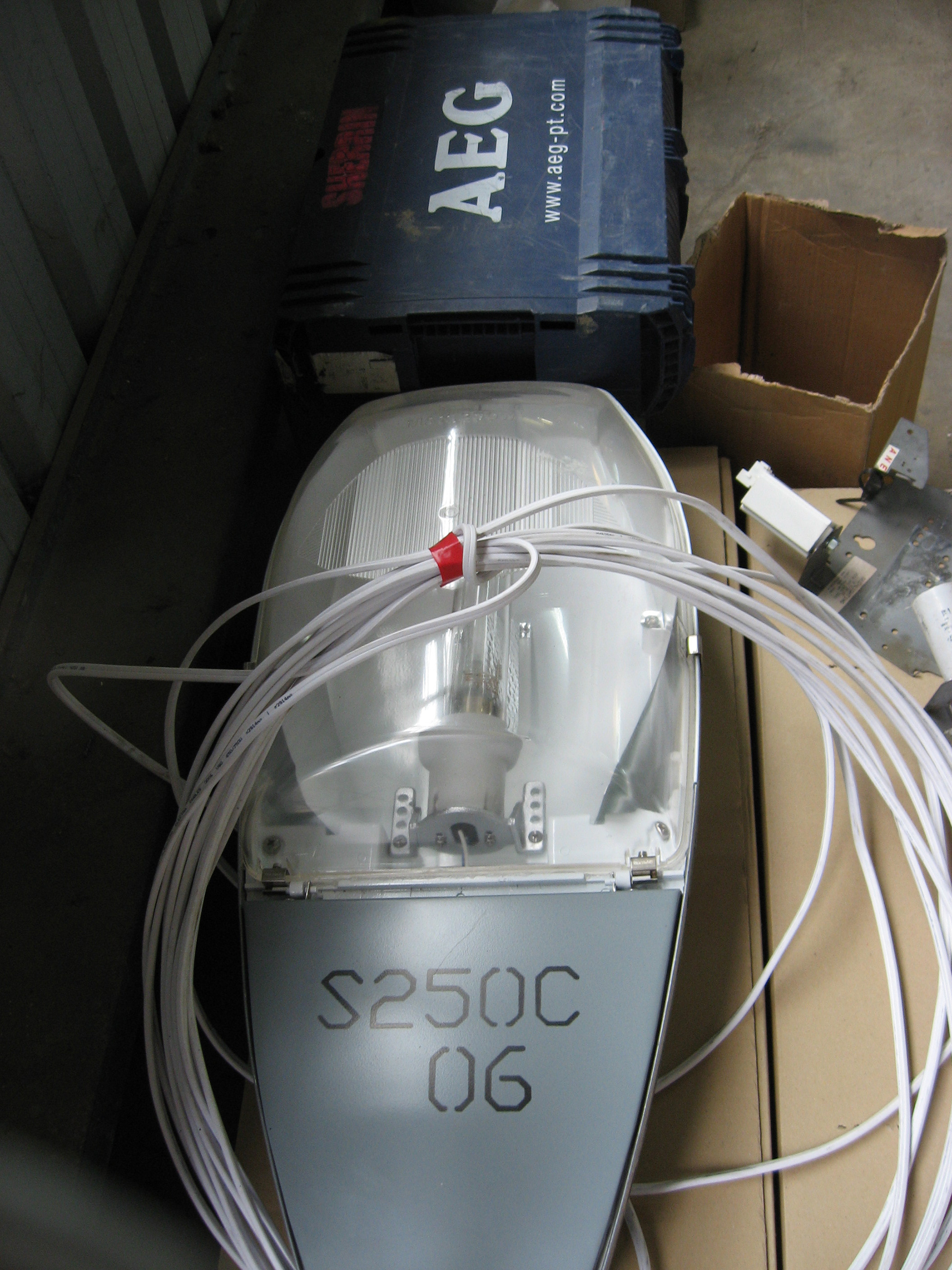 Close up of the new high-pressure sodium street light