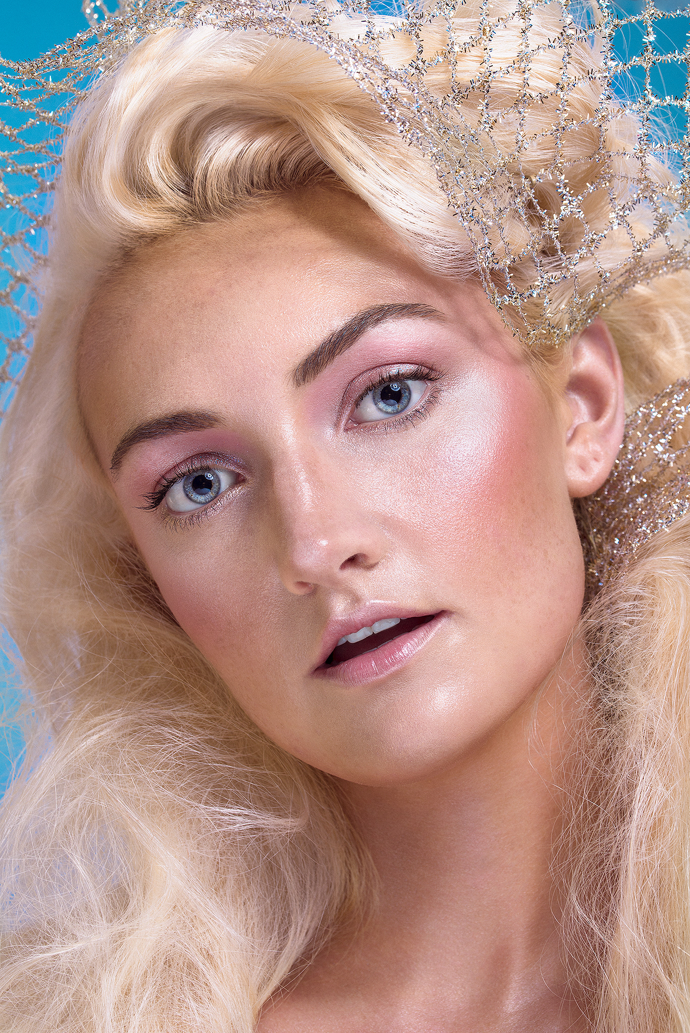 Fotógrafo: Hana Gonzalez; Retoque: Lucía Izquierdo. Retouching Academy.