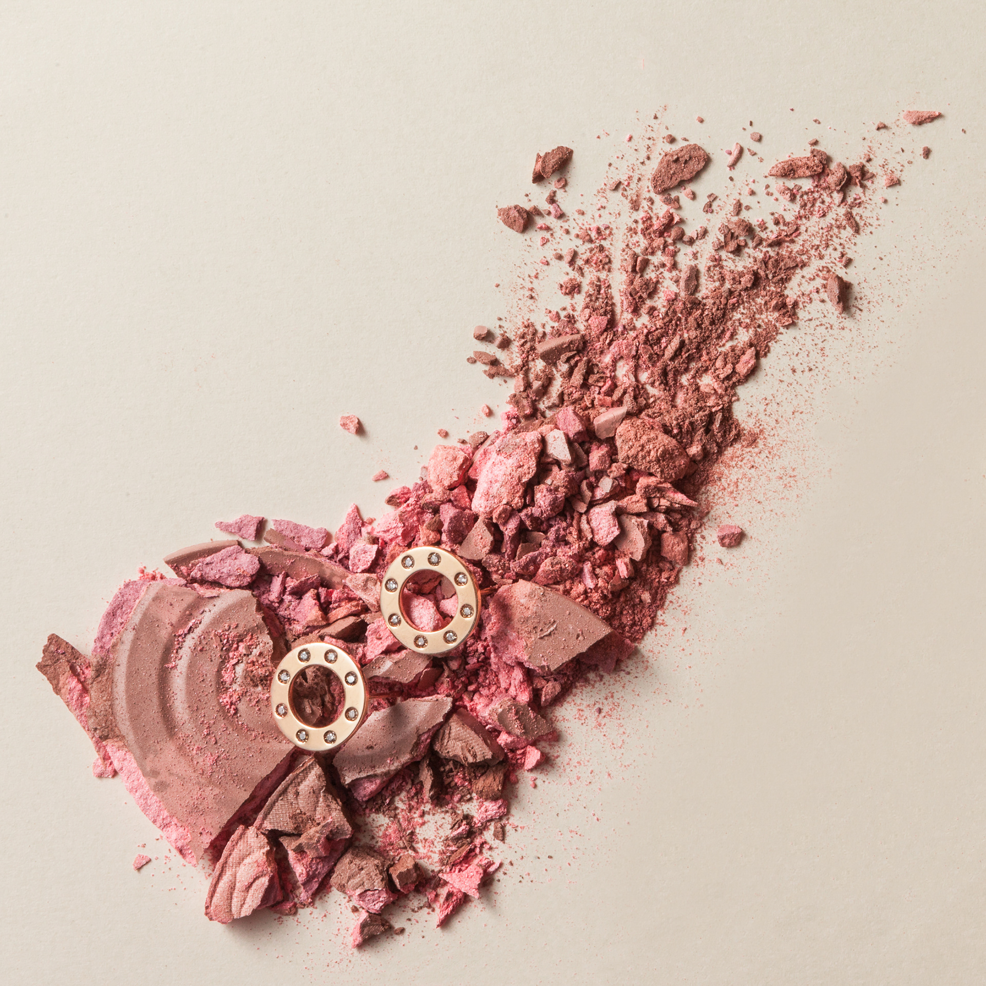 Julia Blini | Campanha Carbon Blush