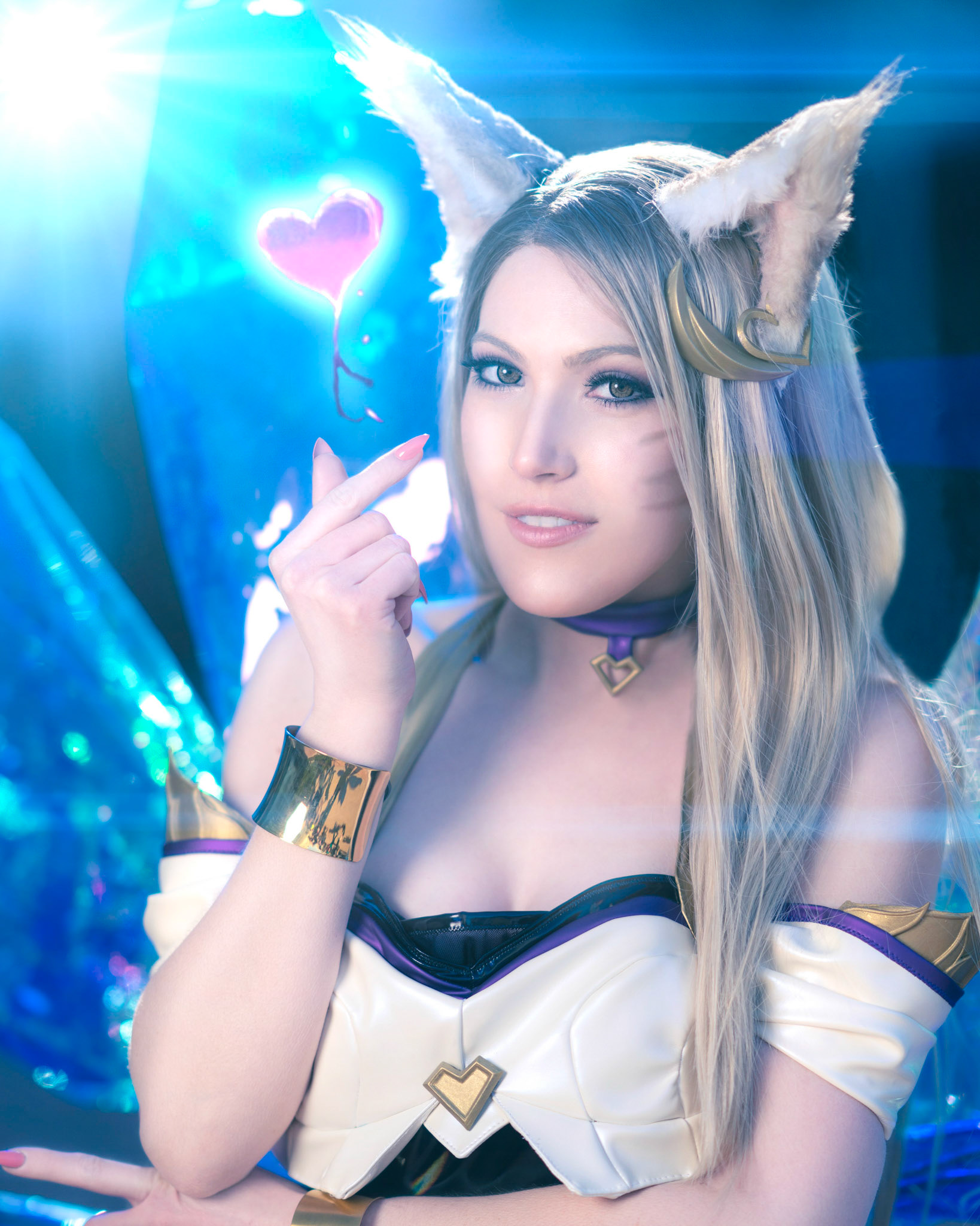 Ahri KDA from League of Legends FB@viverracosplay, IG@viverra