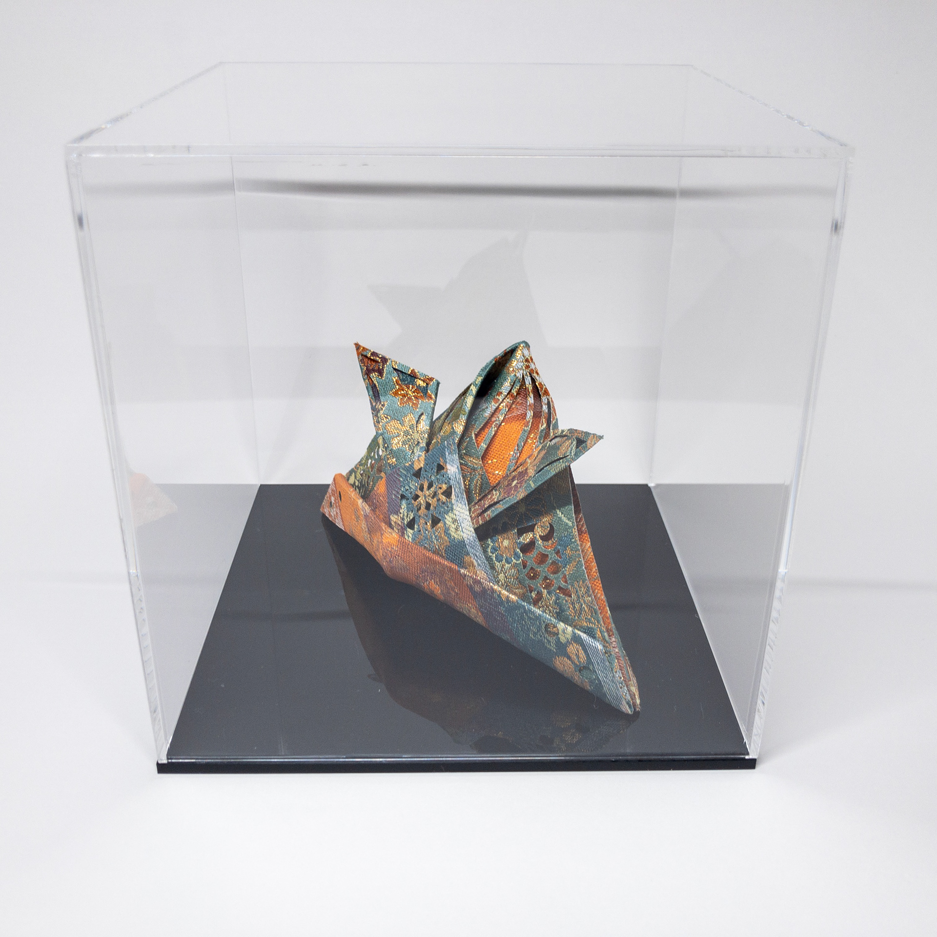 Naofumi Hama 3d Kirie Paper Cut 西陣織 立体切り絵 カブト Naofumi Hama 3d Kirie Paper Cut 西陣織 立体切り絵 カブト