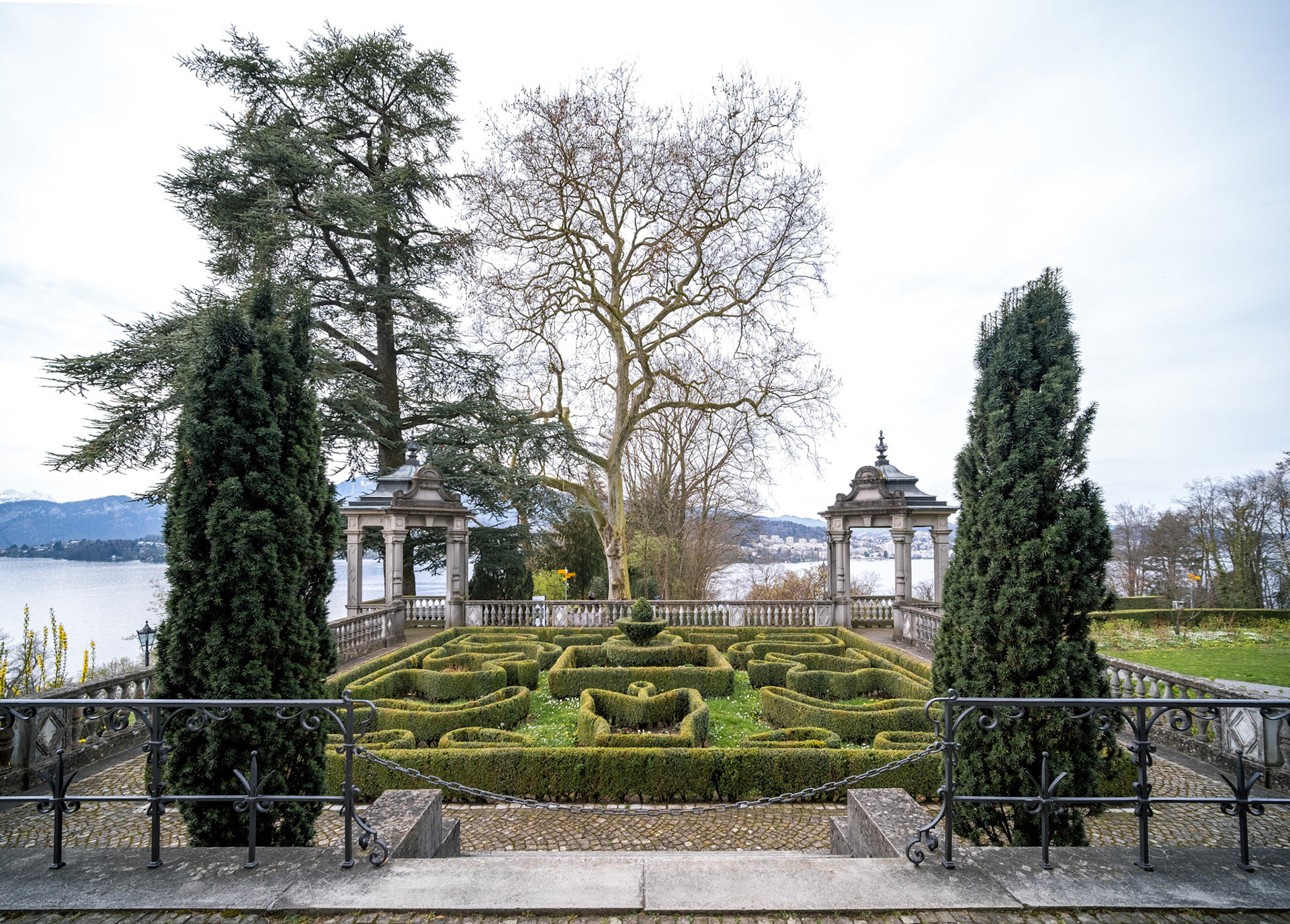 Schloss Meggenhorn garden