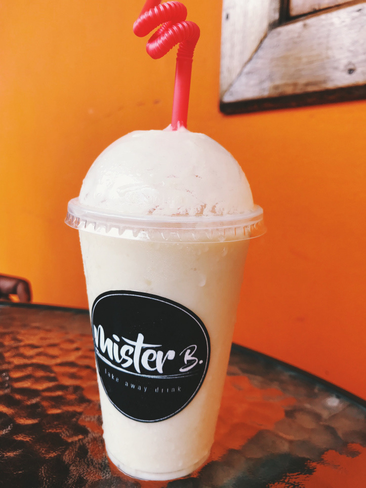 Smoothie corossol, ananas, mangue