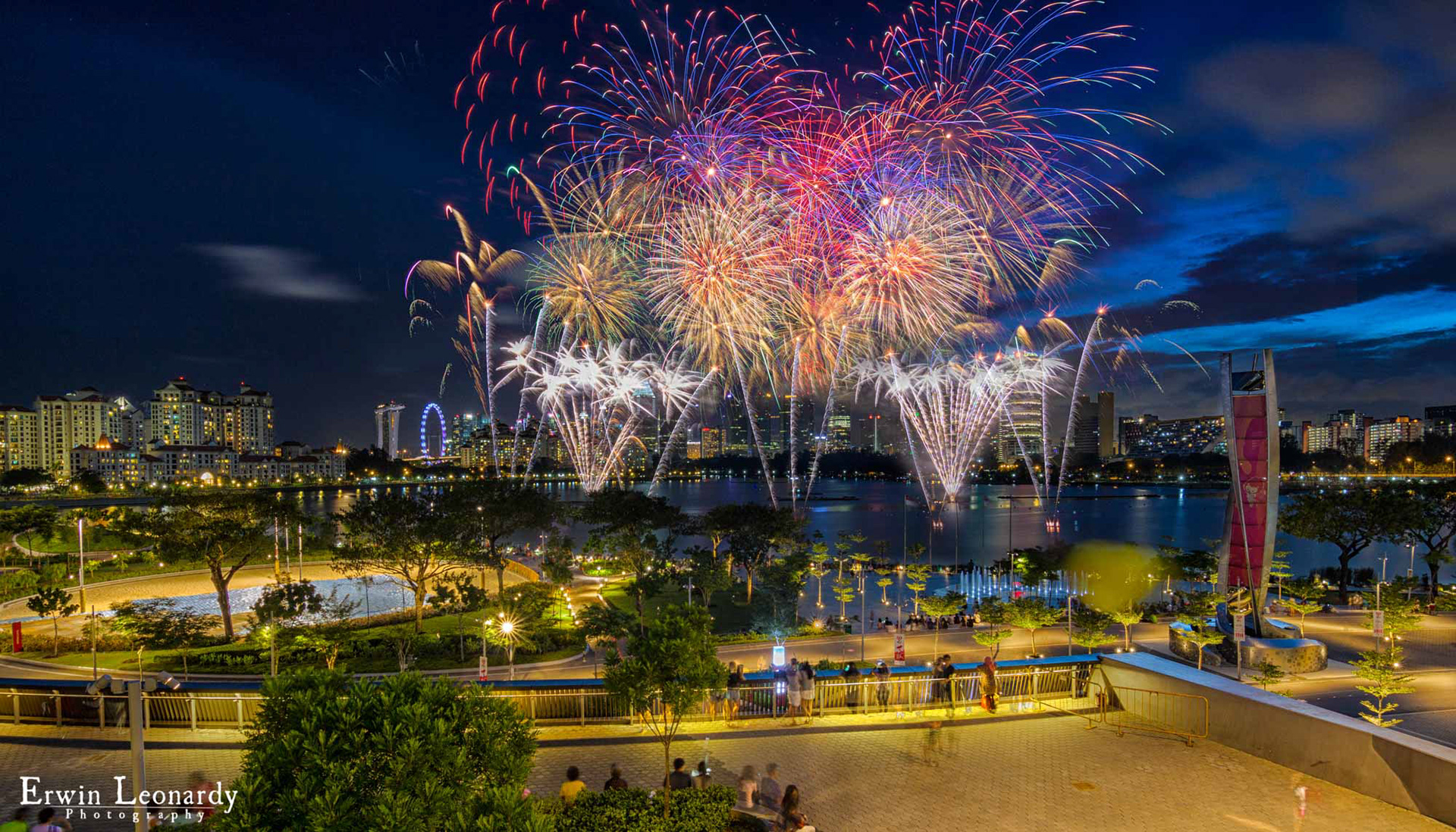 πΈπ¬ ζ°ε ε‘ Singapore