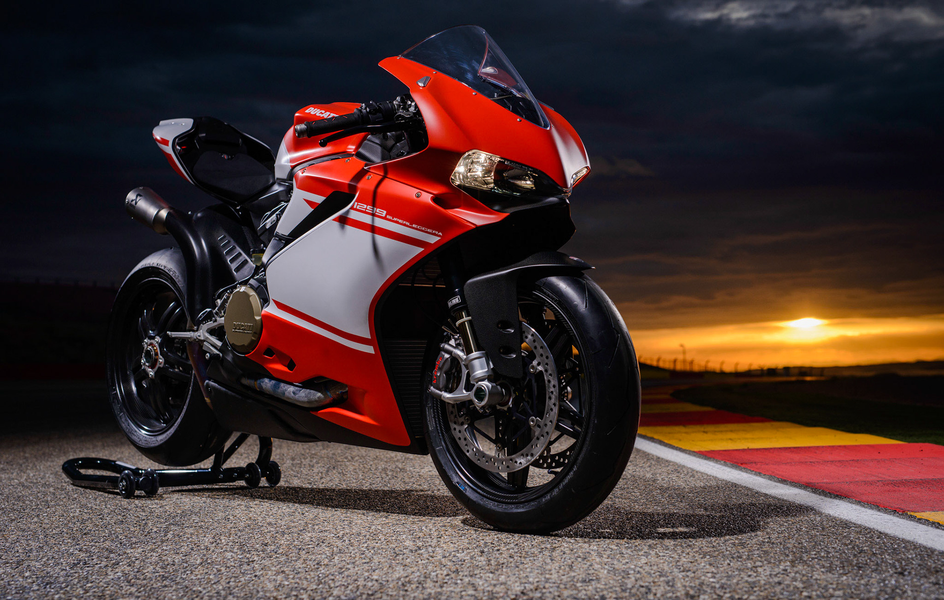 SavageDivision - Ducati 1299 Superlegera / Photo