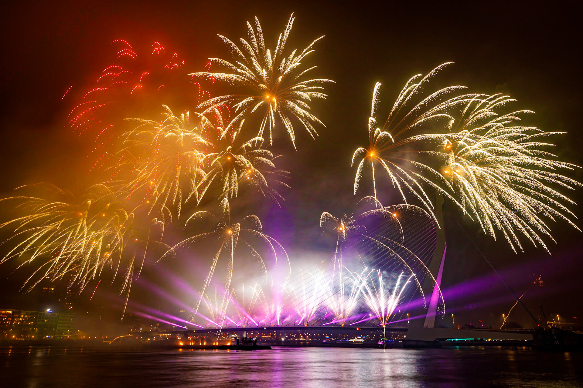Het Nationale Vuurwerk Rotterdam.