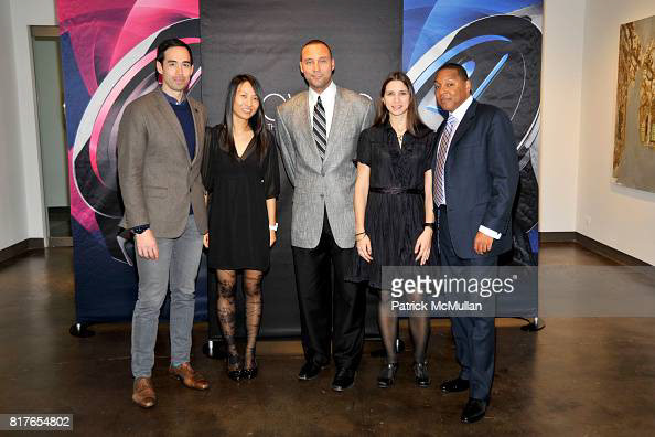 NEW YORK CITY, NY - DECEMBER 6: (L-R) Will Varner, Jungyeon Roh, Derek Jeter, Kelley Hensing and Wynton Marsalis attend MOVADO Presents The Night Of Discovery at Visual Arts Gallery at the School of Visual Arts on December 6, 2010 in New York City. (Photo by Ryan McCune/Patrick McMullan via Getty Images)