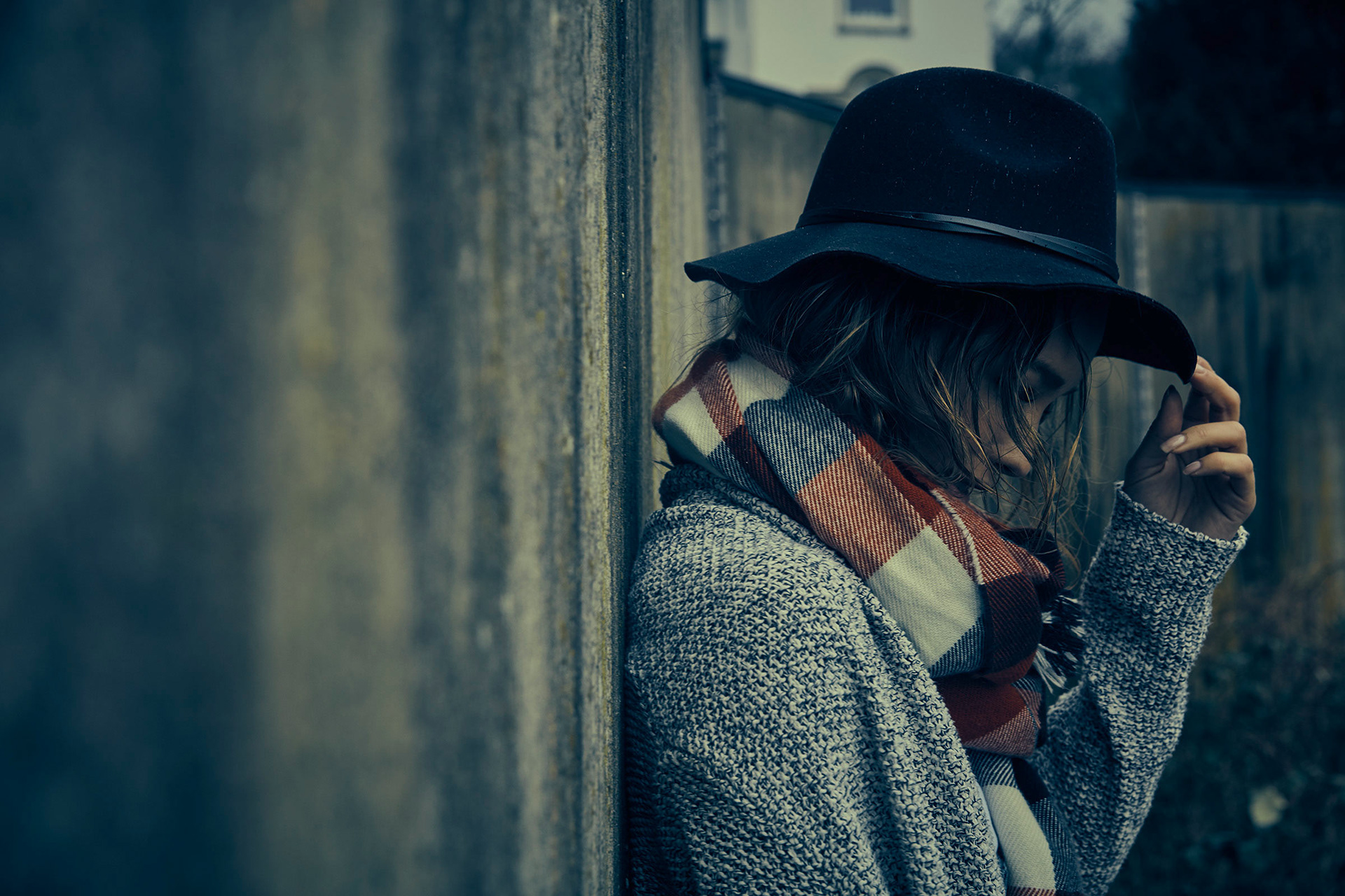 Walking on denim, lifestyle, people, photography, styling, www.berndopitz.com, © Bernd Opitz