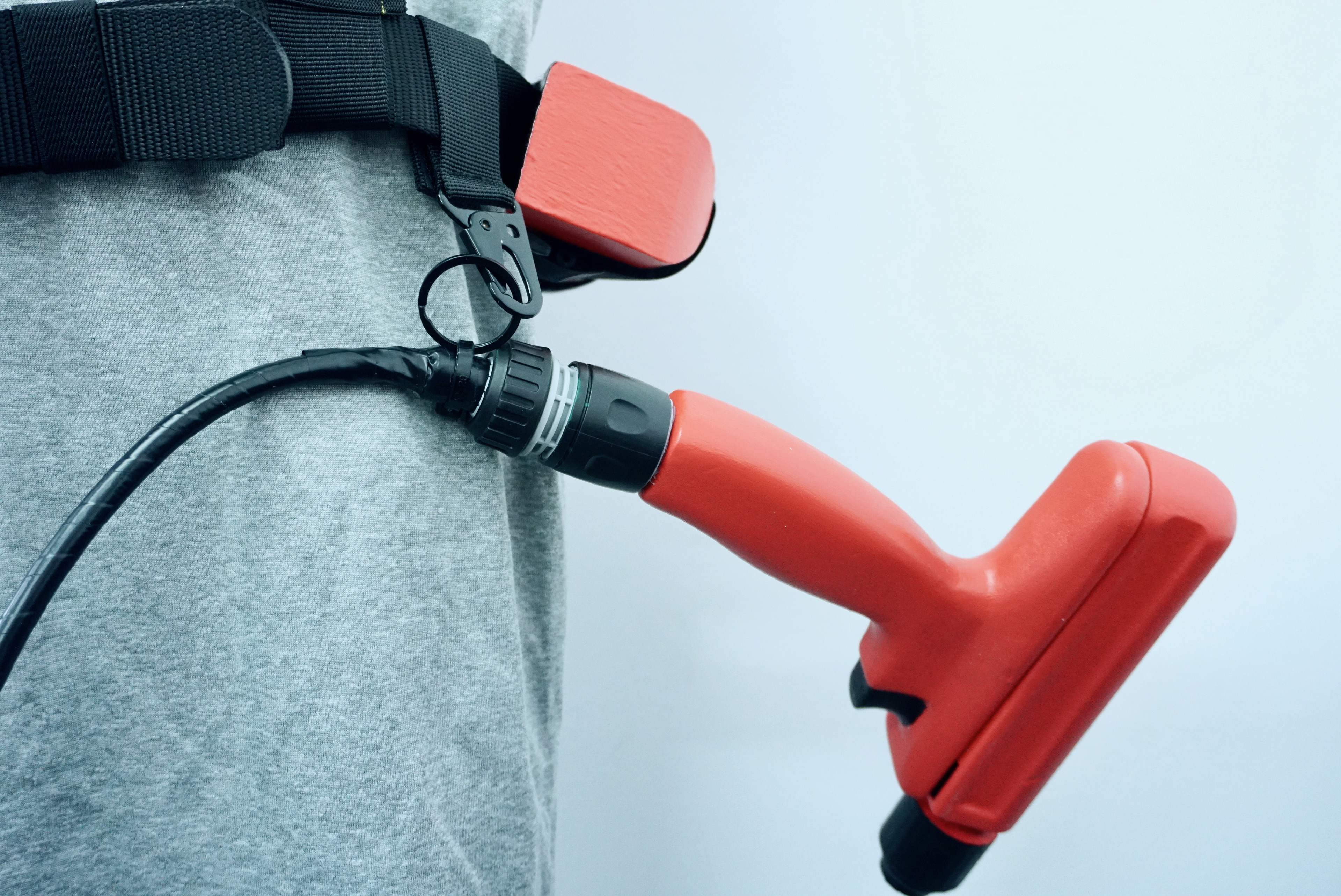 Tool clip for using both hands freely