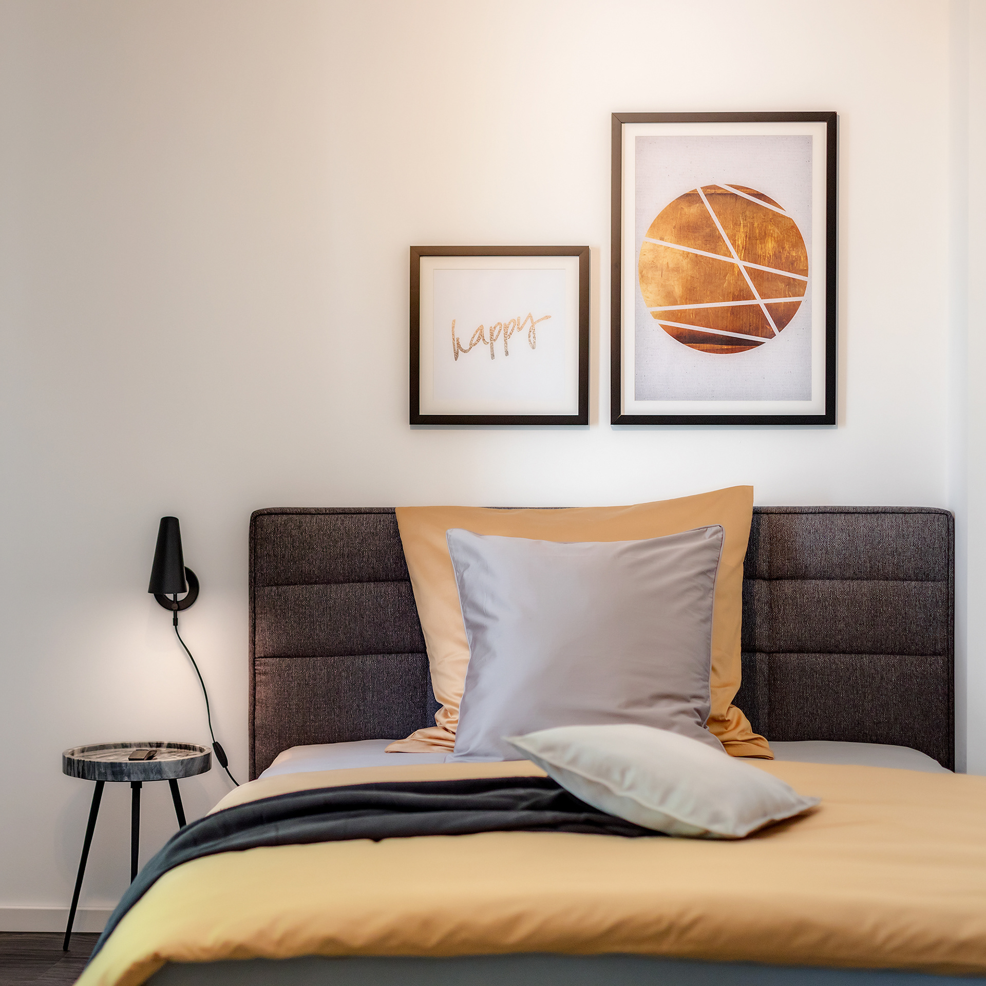 Thema: Immobilienfotografie Muenchen - Schlafzimmergestaltung in warmen Farbtönen - Immobilienfotograf: Jacob Kanzleiter