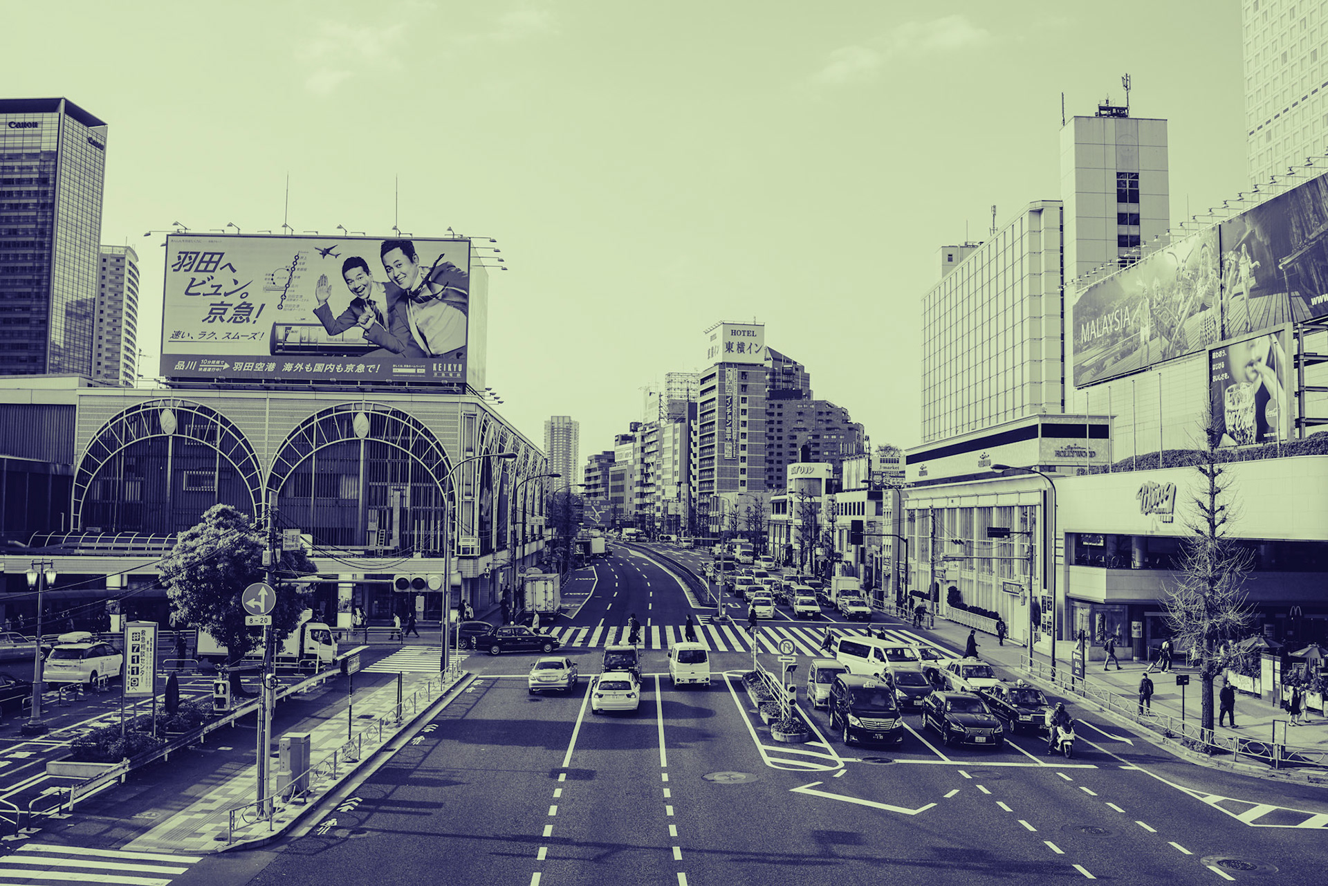 35mm 1/2000s f/4 ISO 400