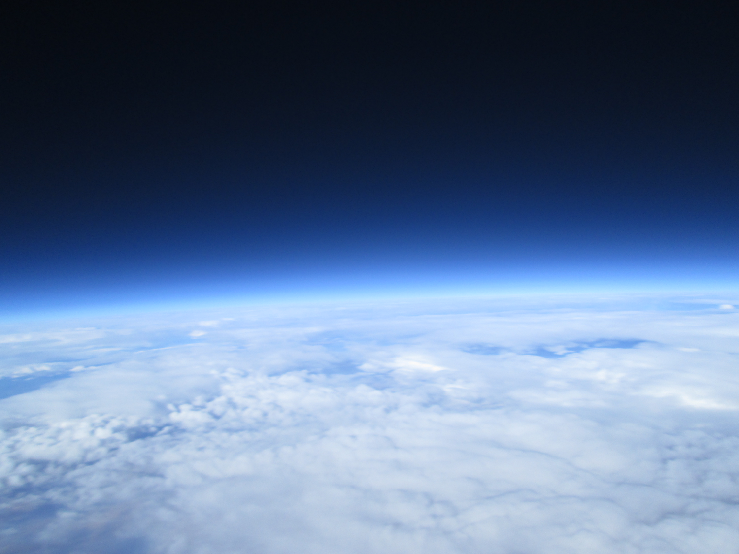 Космос стратосфера атмосфера. Стратосфера фото. Земля из стратосферы. Вид на землю из стратосферы.