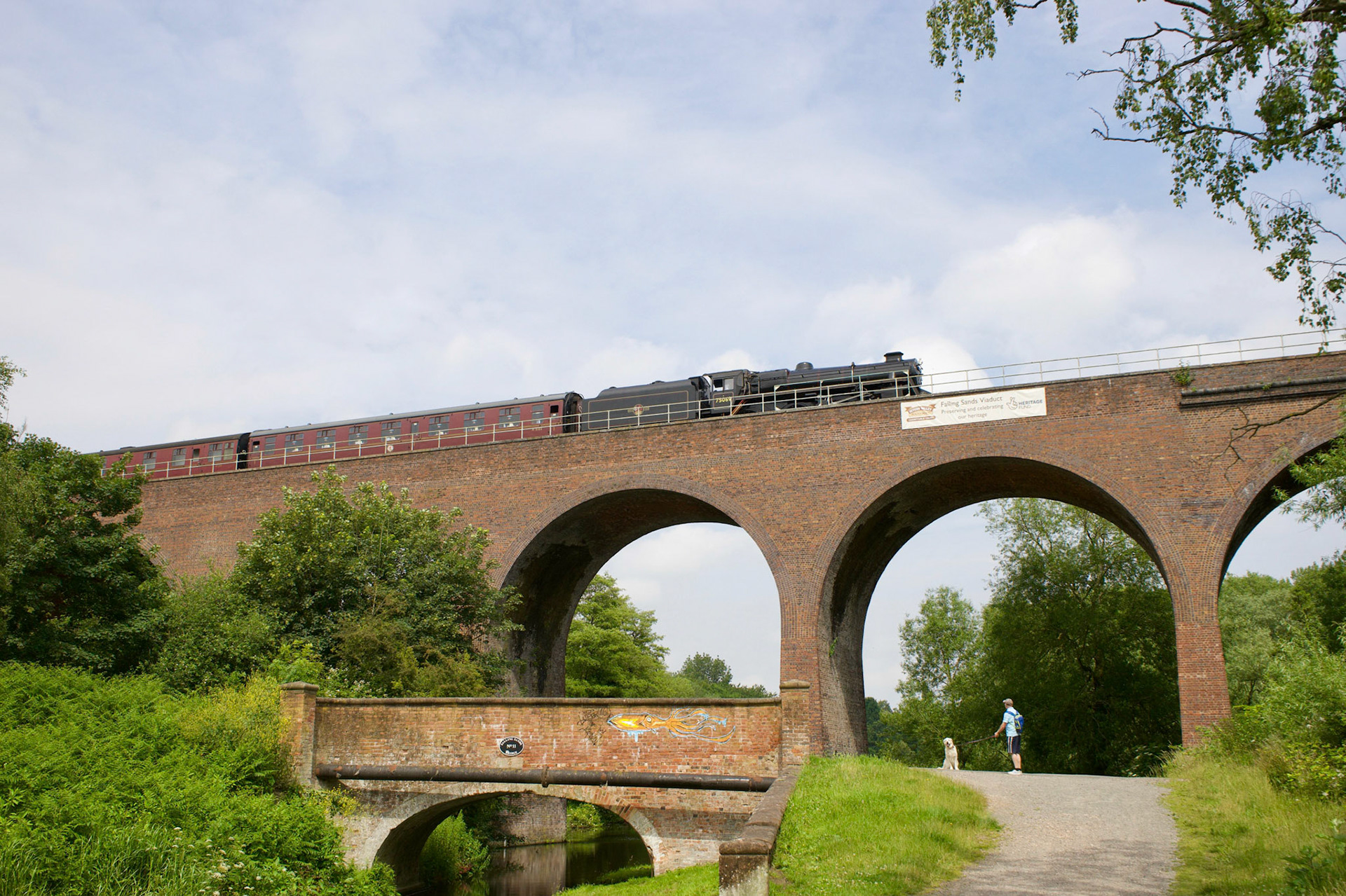 75069 crosses Falling Sands Viaduct