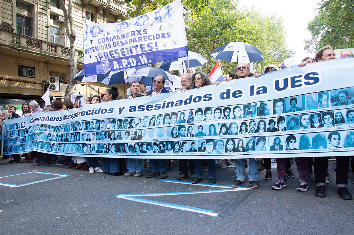 La UES se hizo presente en el acto a 43 años del golpe militar. 24/03/2019, Plaza de mayo, Buenos Aires, Argentina. Foto: Luciano Cericchio/ Argra Escuela