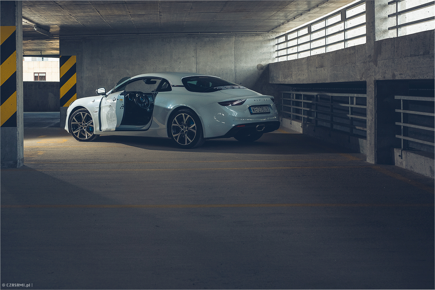 Alpine A110 PURE, Retouch. Fotografia motoryzacyjna CZASAMI.pl.