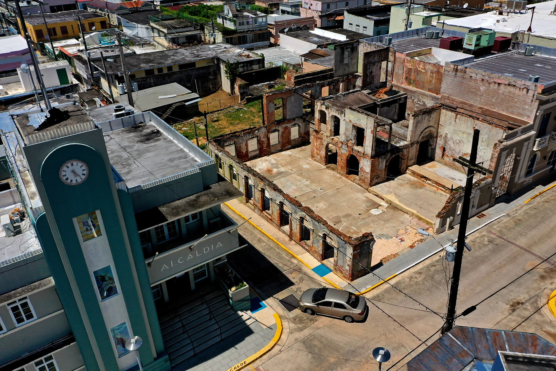 Ruinas en pueblo de Manatí