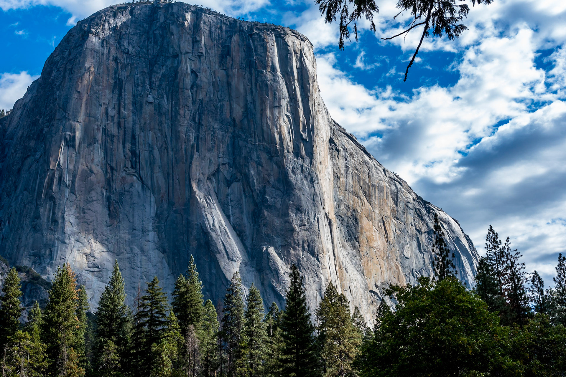 El Capitan in all it's grandeur, Yosemite National Park, California