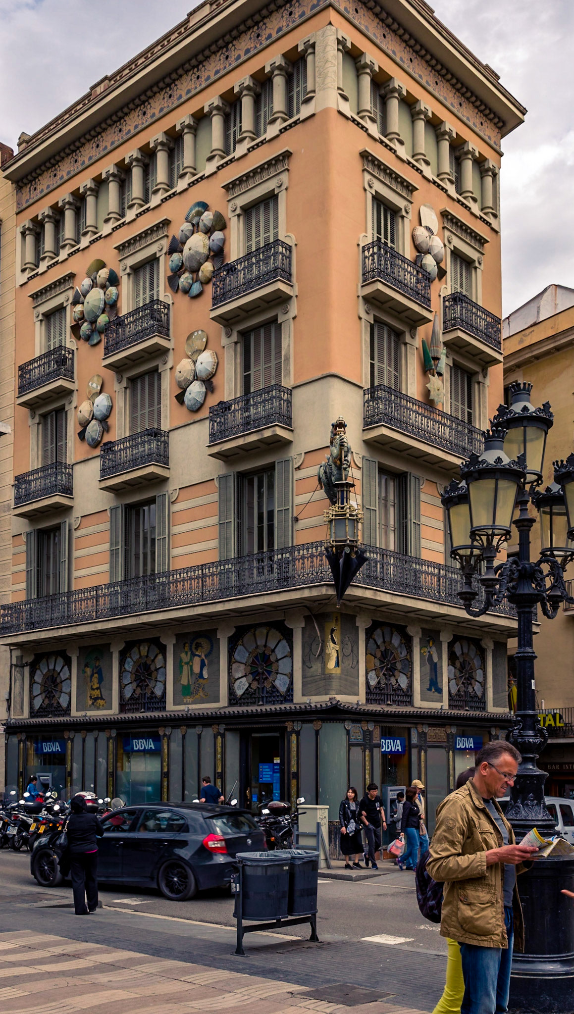 Continuing variety in the architectural detailing