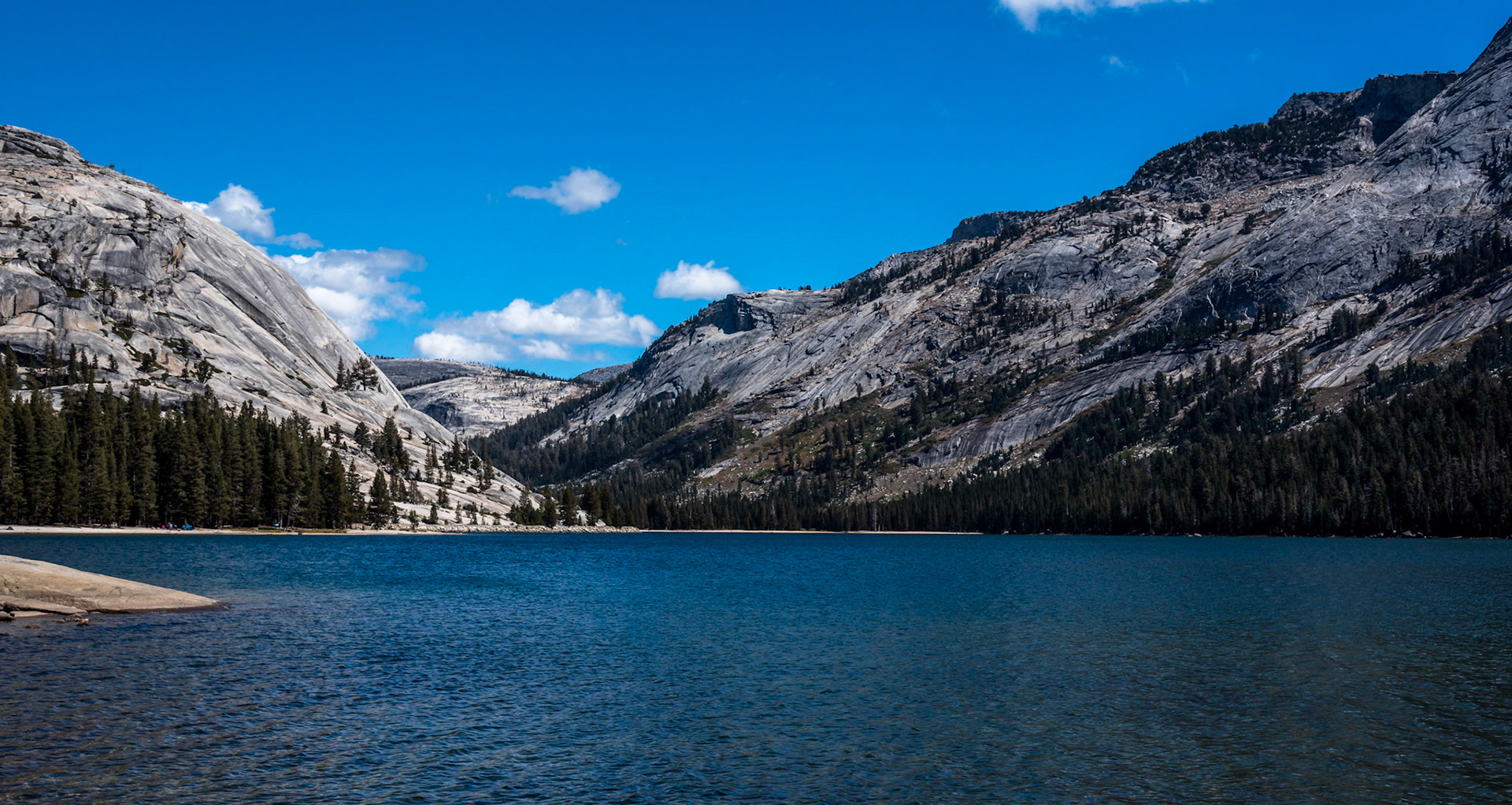 Lakes & Mountains - it is California, right? Yosemite National Park, California