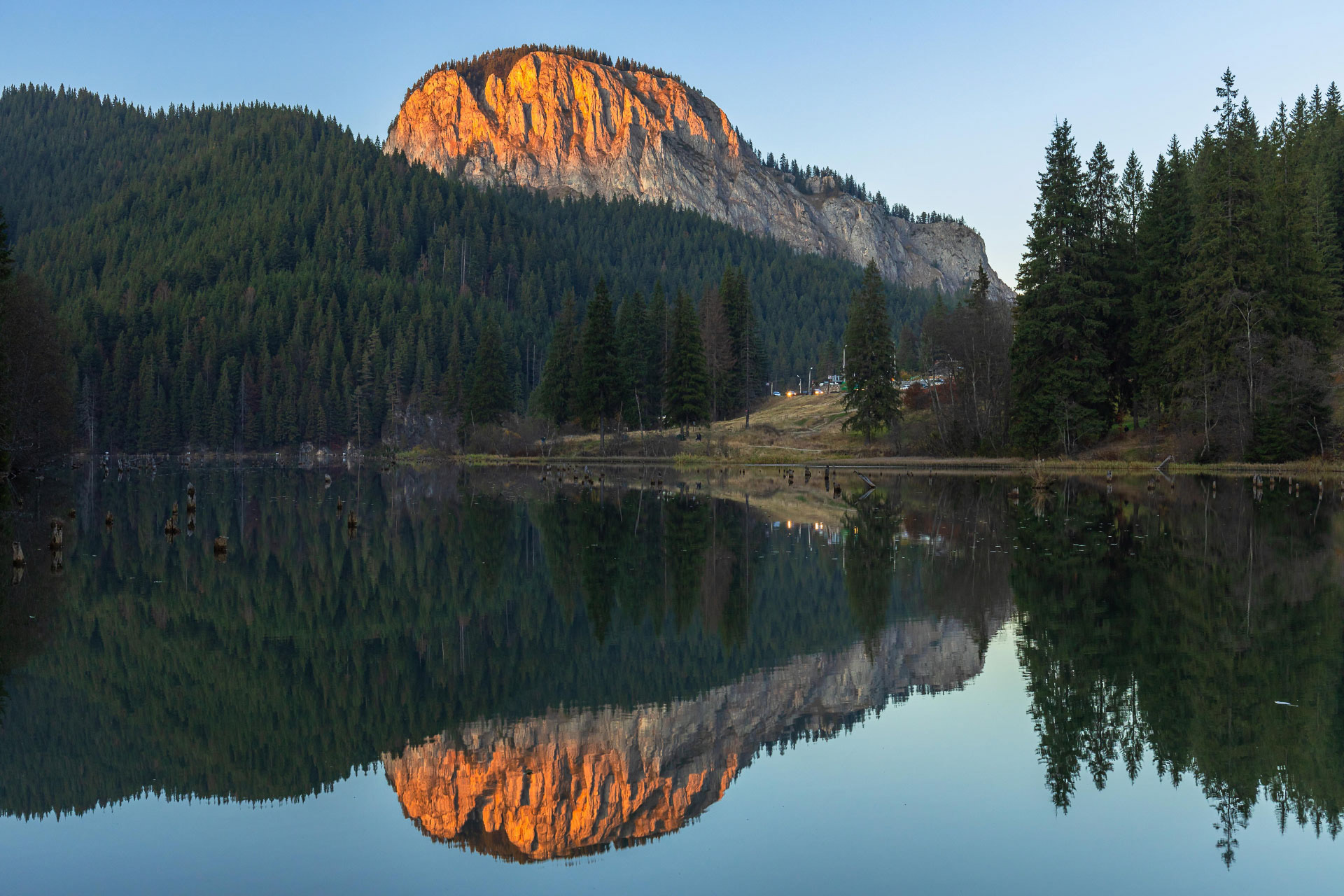 Lacul Rosu
