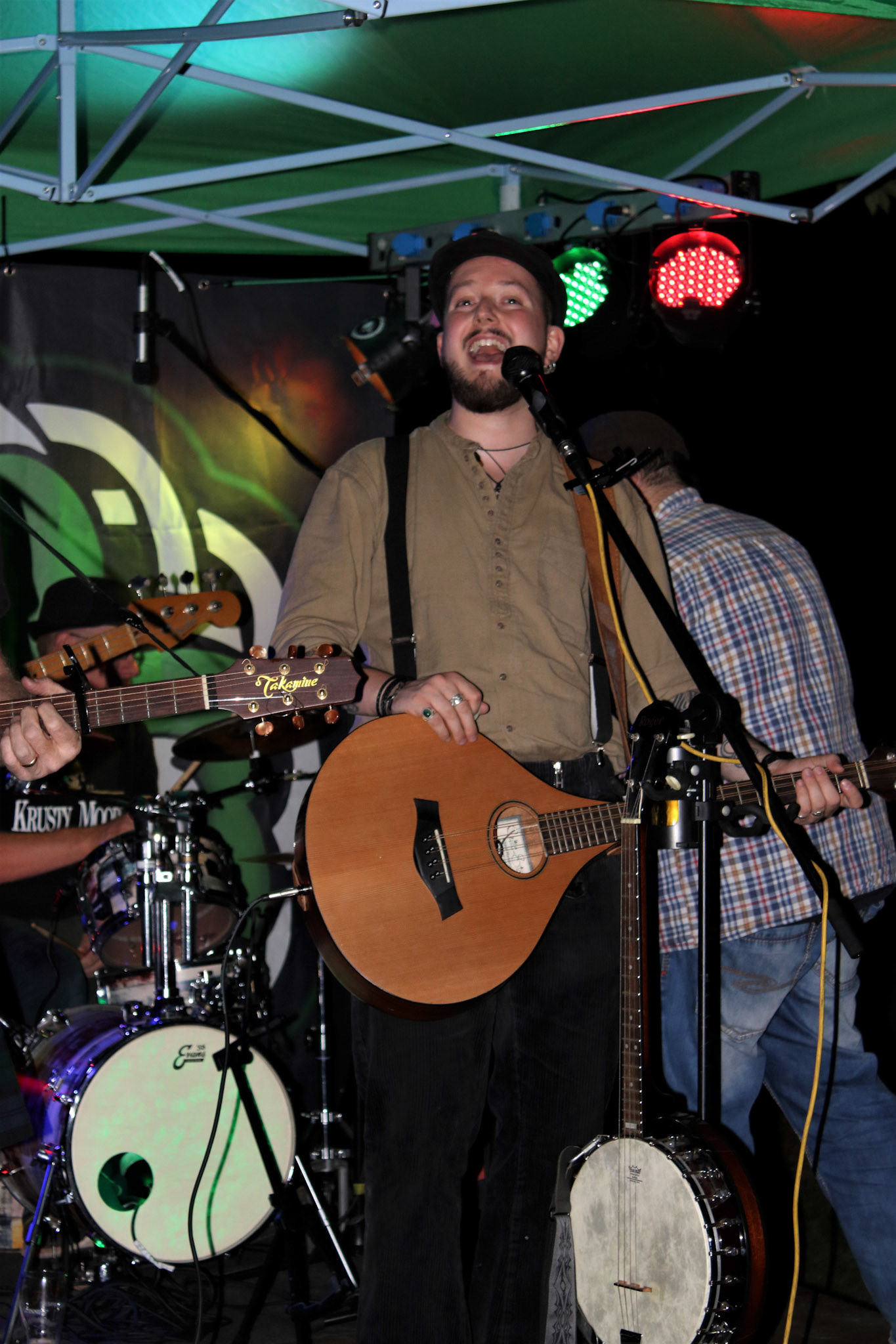 Pics by Danny Weinstein