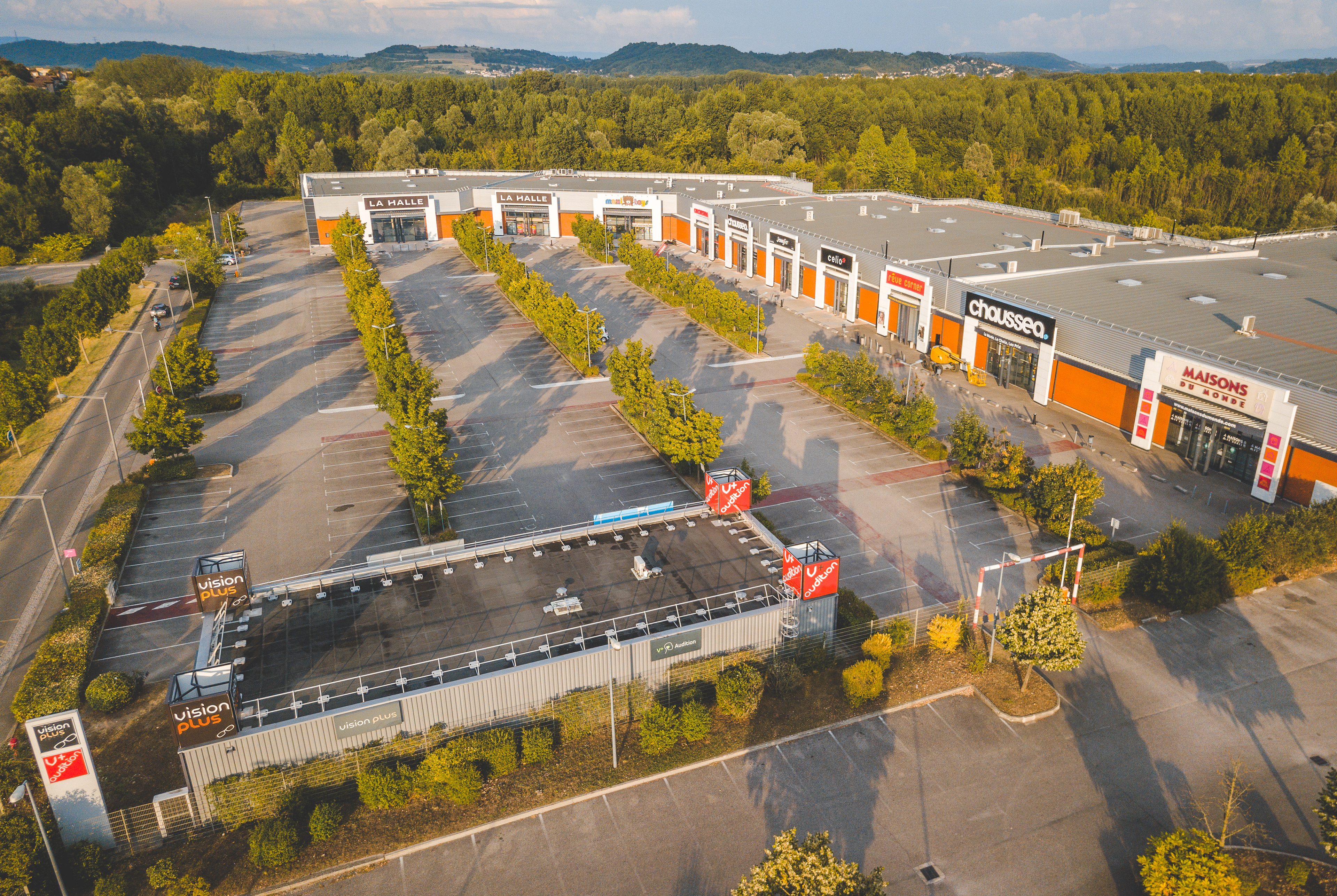 Centre Commercial l'Isle d'Abeau, Les Sayes
