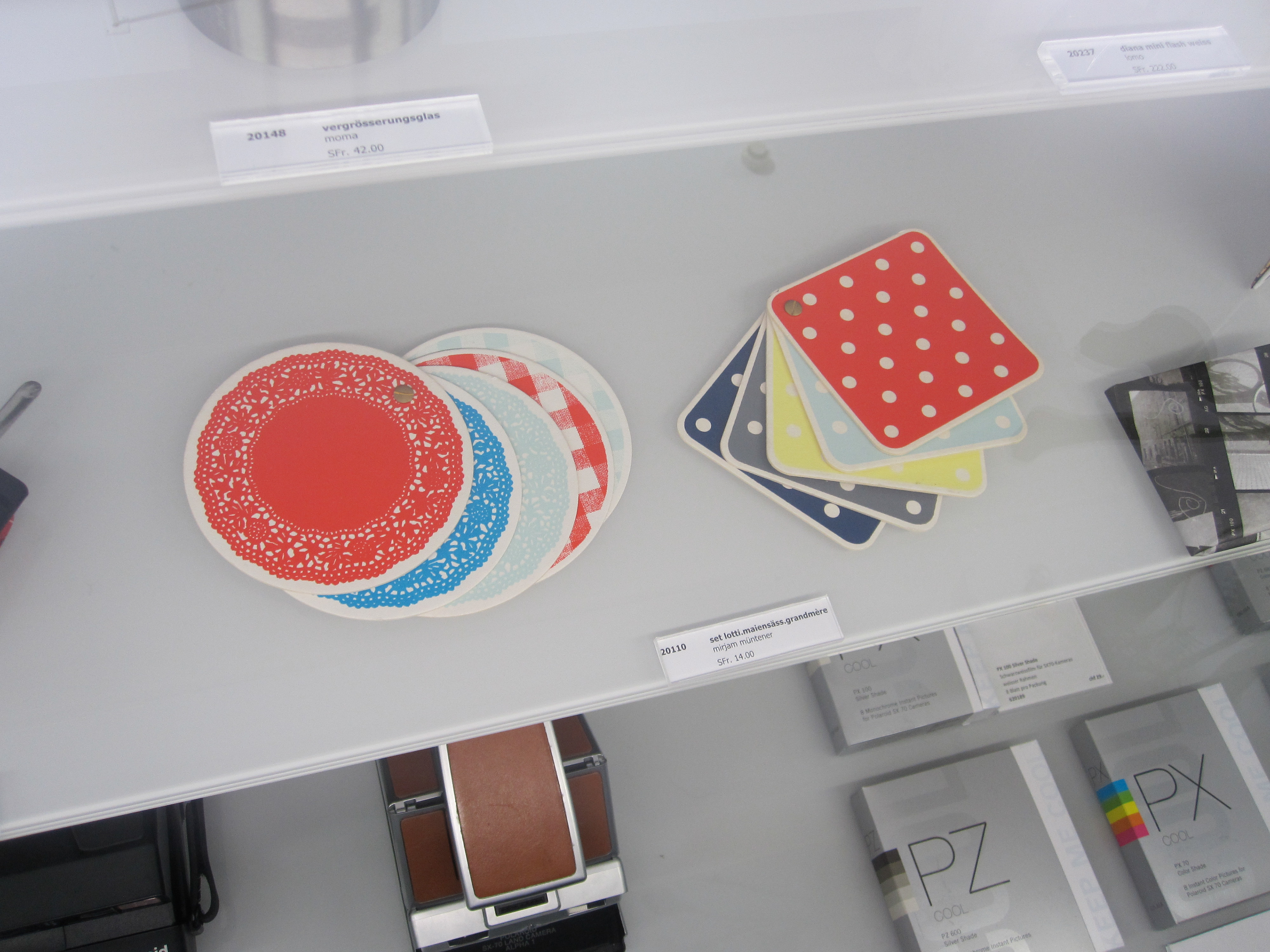 mijoux im Shop des Museums für Gestaltung, Zürich