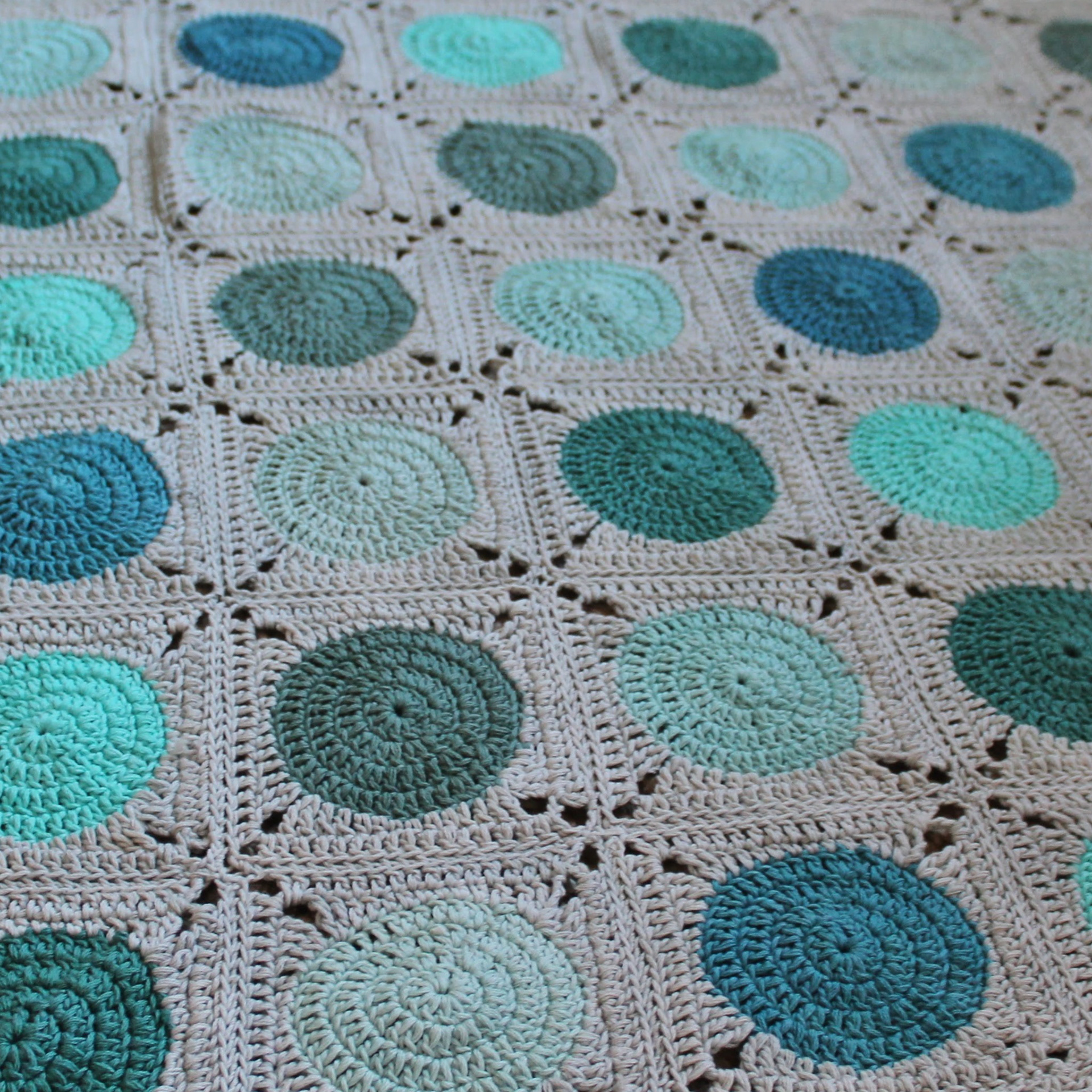 Green dots