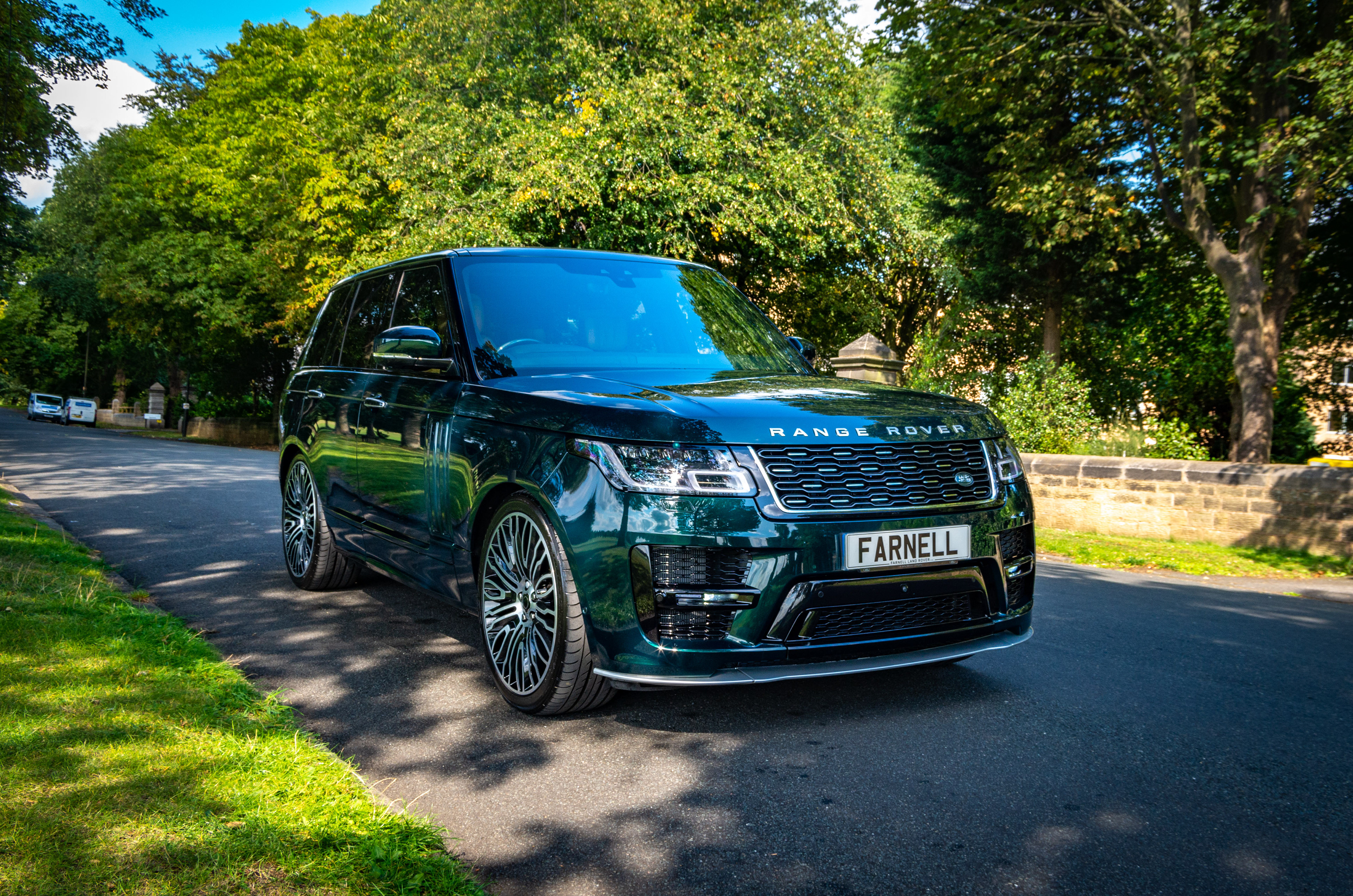 Land Rover range Rover Sport зеленый