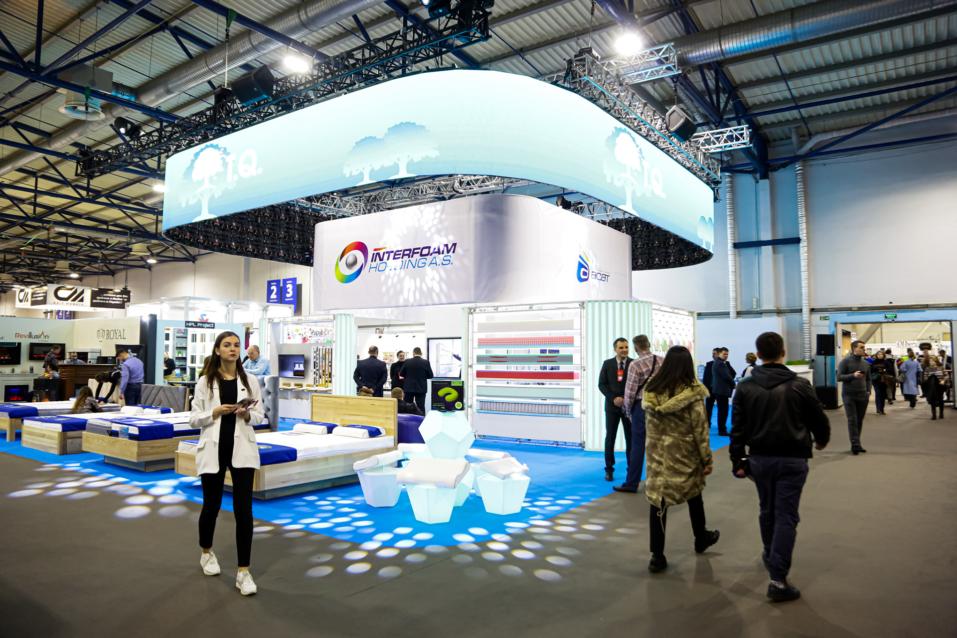 ARTTECHNOLOGY CREATiVE Lab Multimedia Exhibition Stand InterfoamHolding