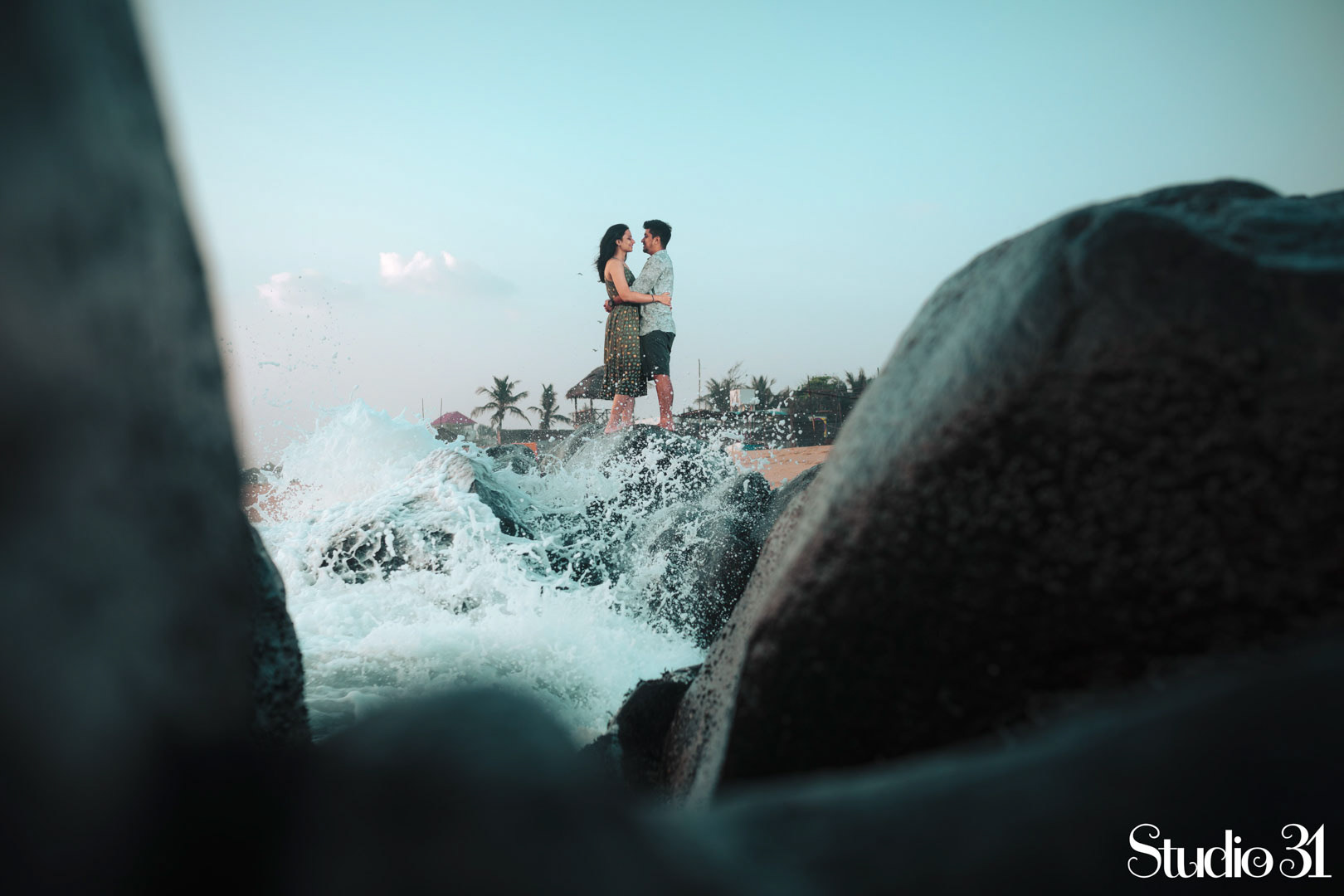 couple photography at beach by studio 31