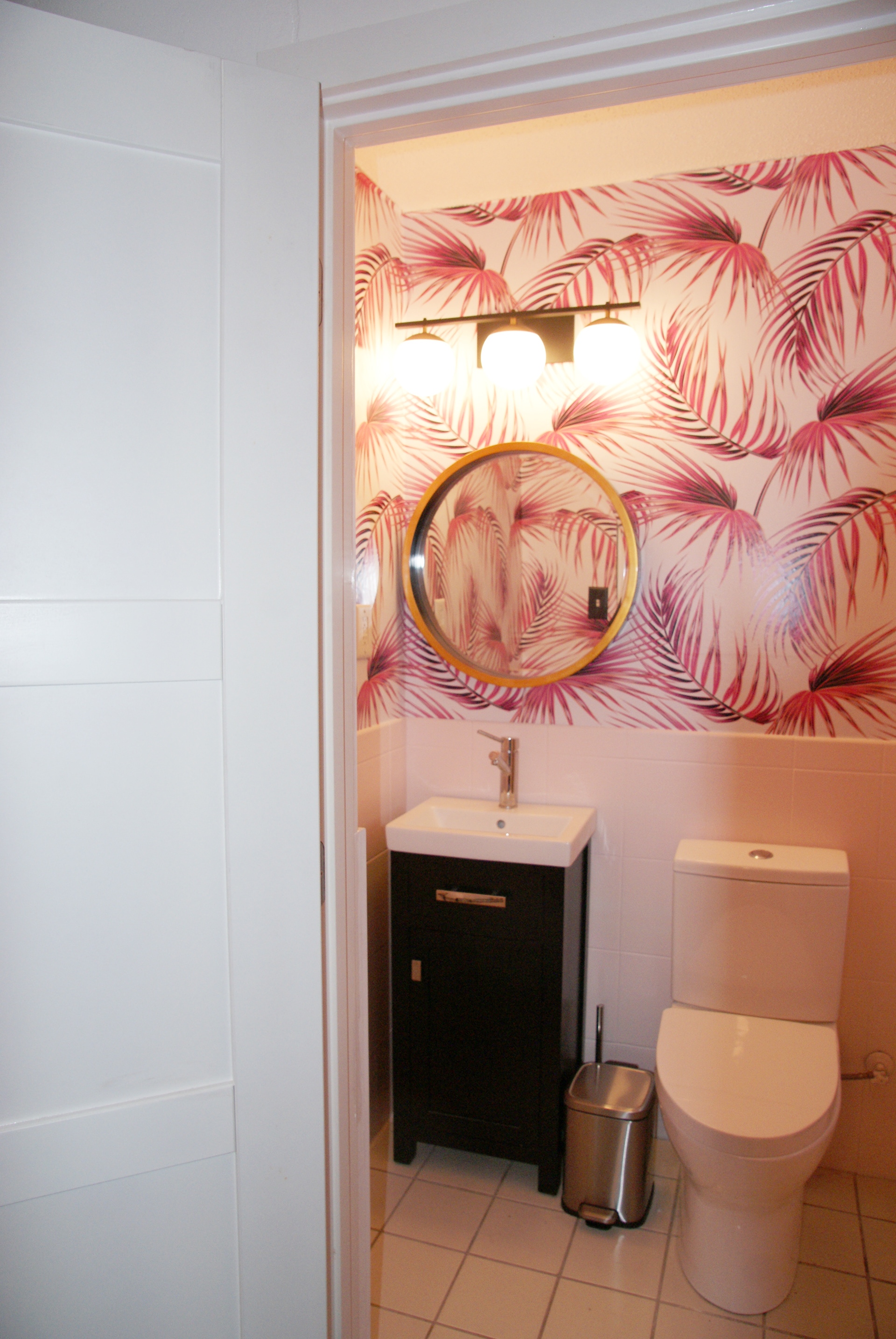 Pink Flamingo ensuite bathroom